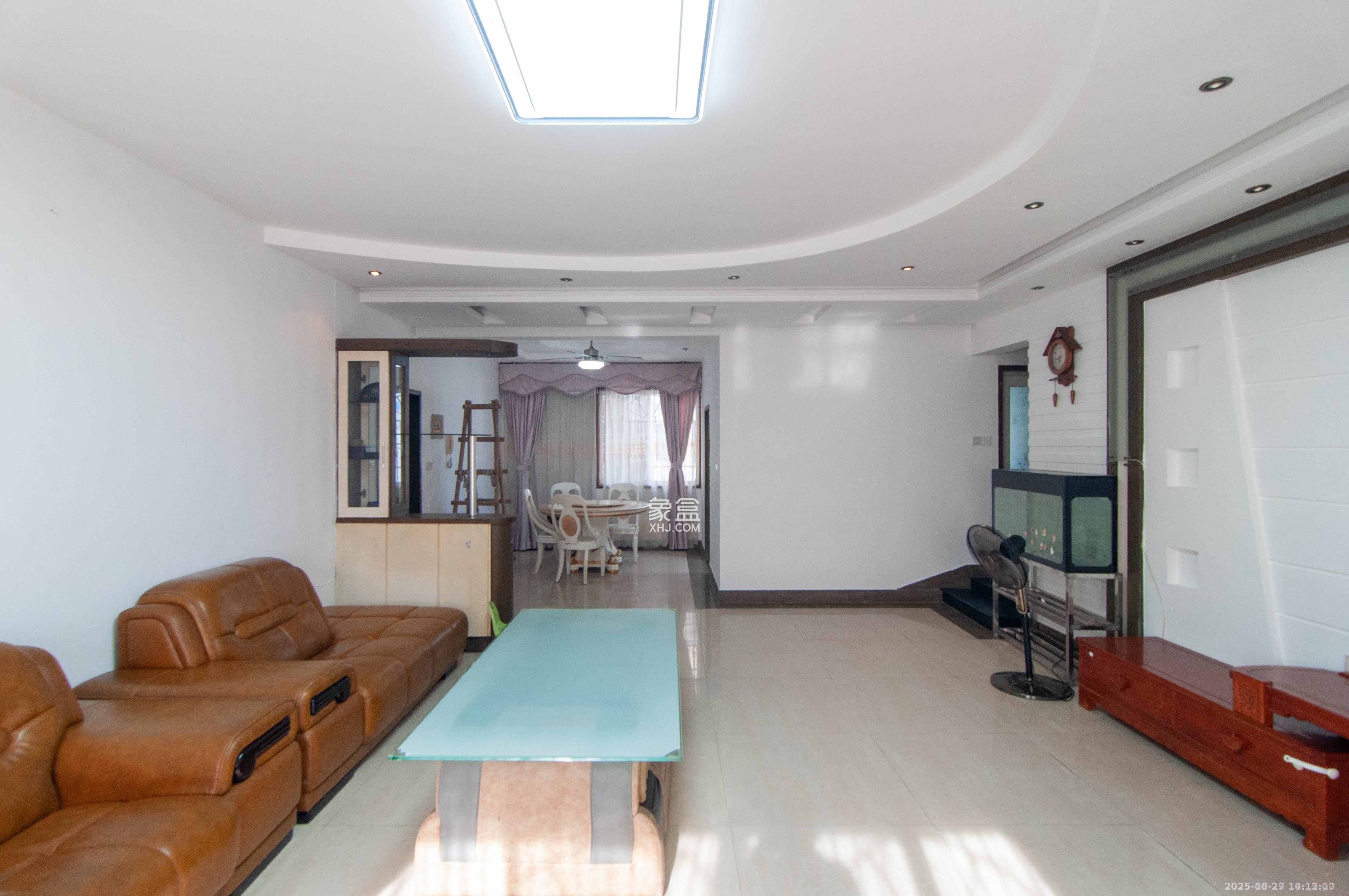 望麓锦园  4室1厅2卫    2200.0元/月 望麓锦园  4室1厅2卫    2200.0元/月室内图