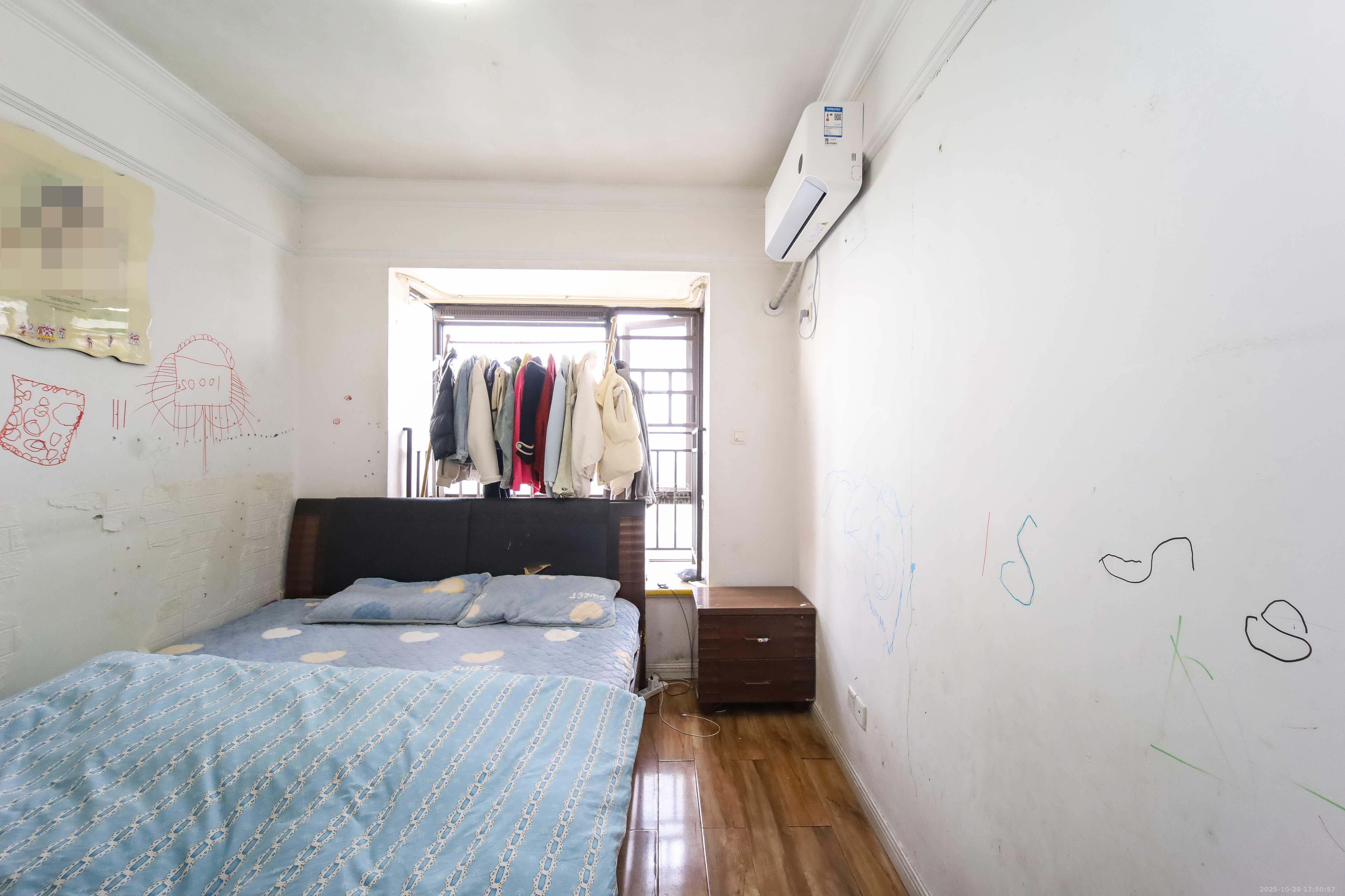 上东辛顿公寓  2室1厅1卫    59.8万卧室