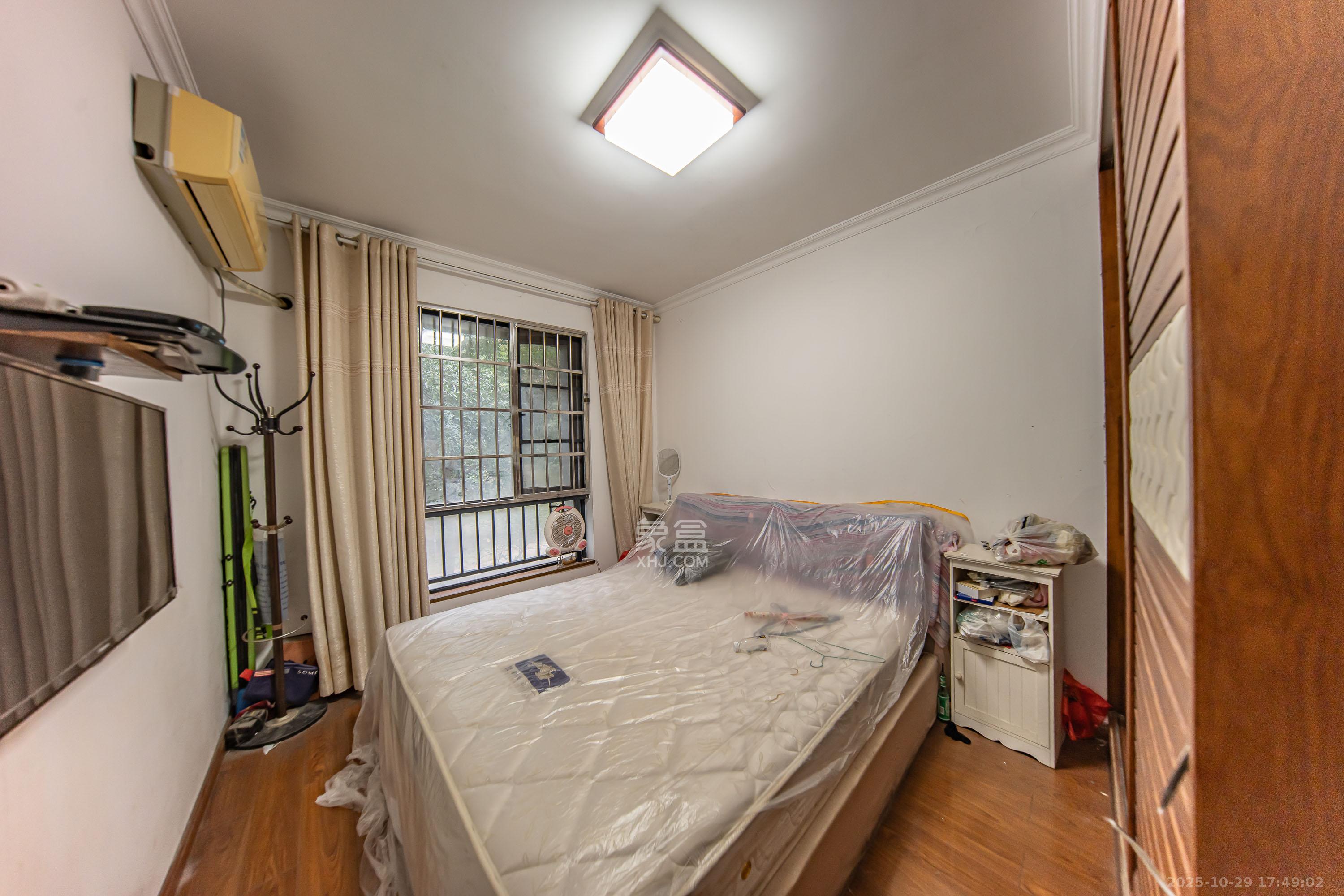 中建麓山和苑  3室2厅2卫    75.0万卧室