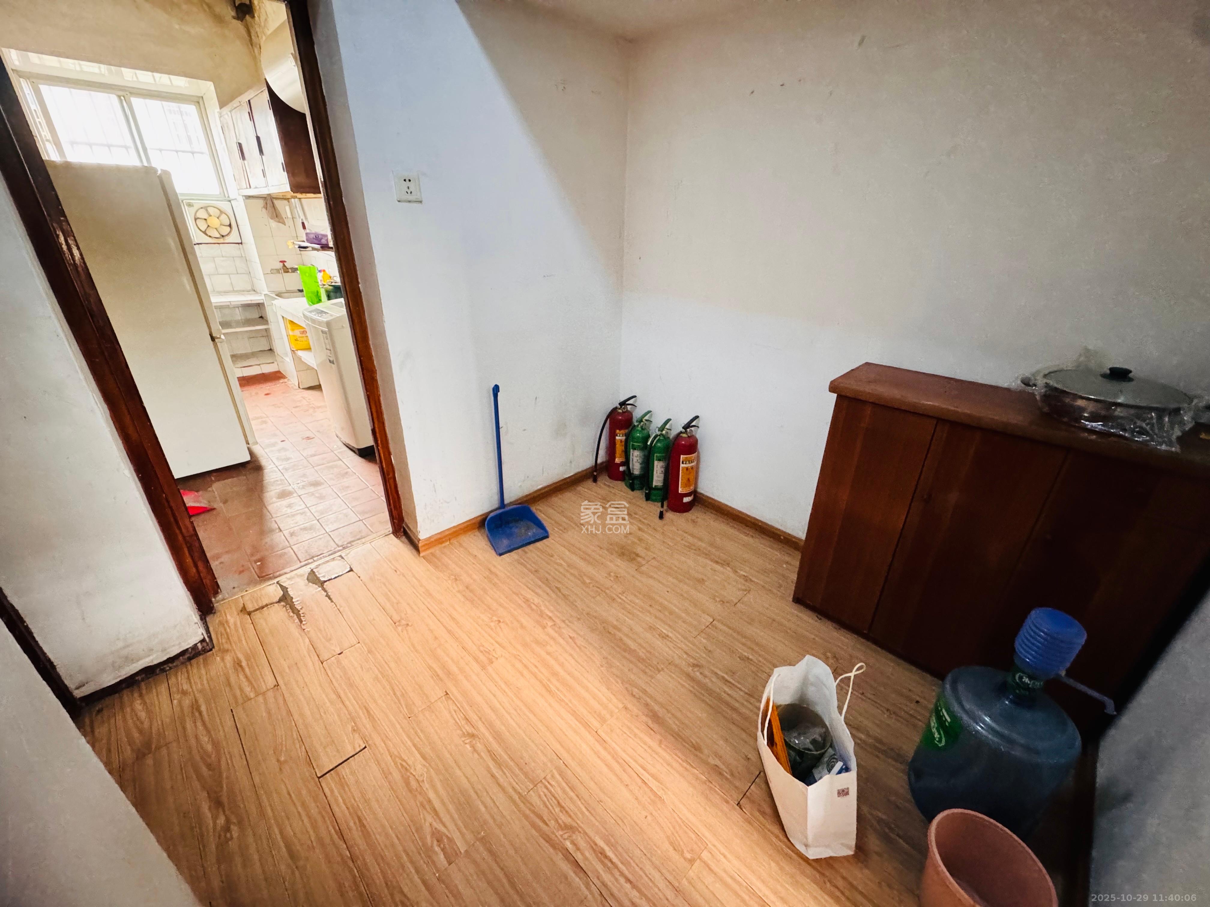 上碧湘街散盘  2室1厅1卫    1300.0元/月