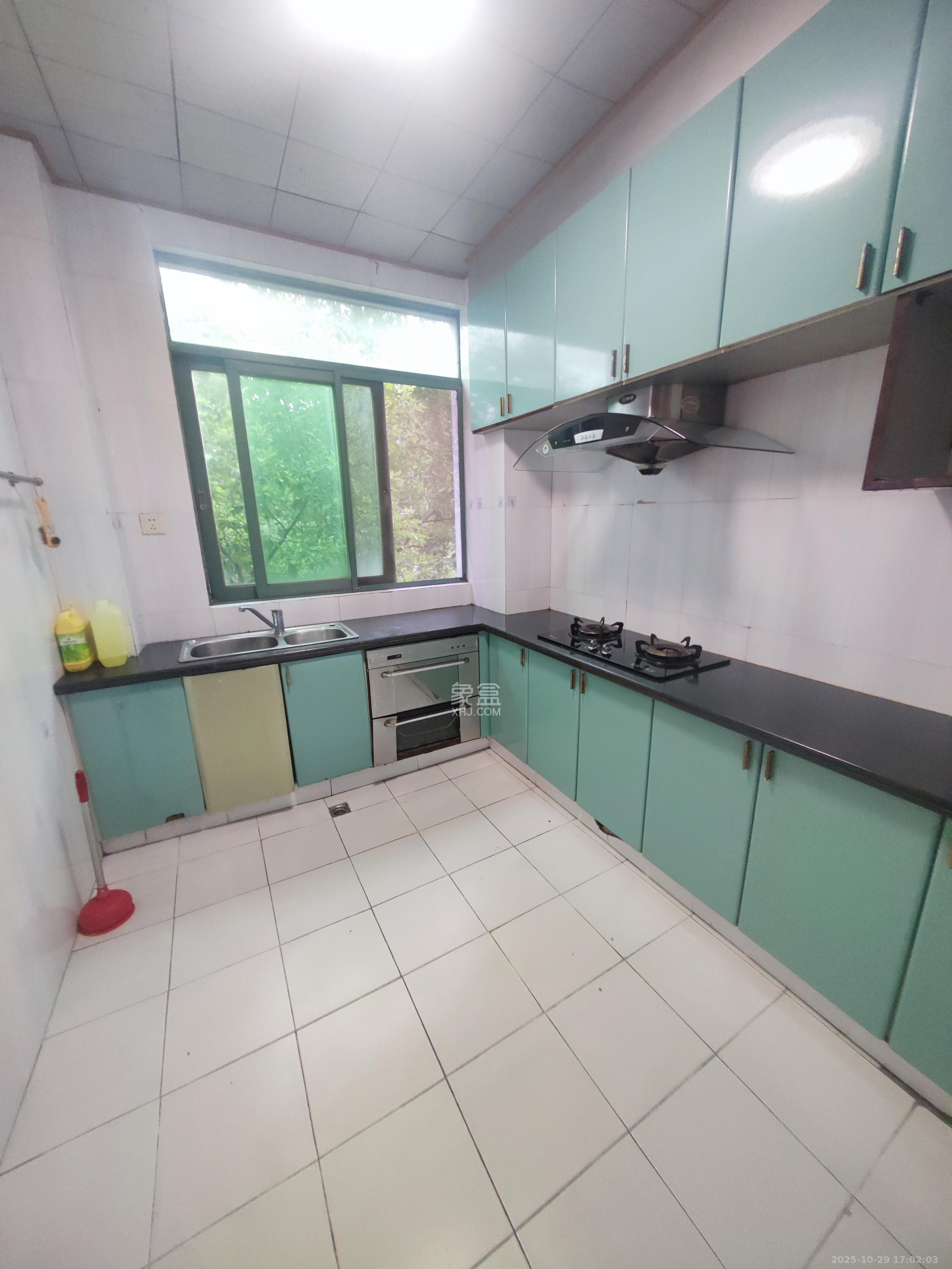 颐美园  3室1厅1卫    2500.0元/月室内图