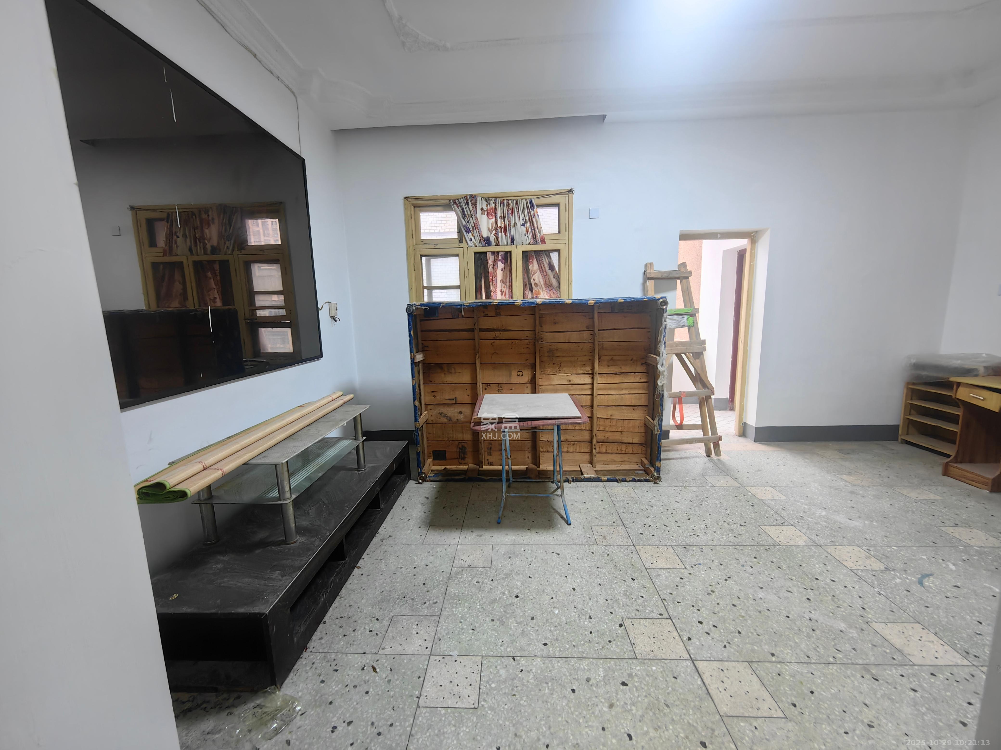 广电南院宿舍  3室2厅1卫    1400.0元/月室内图