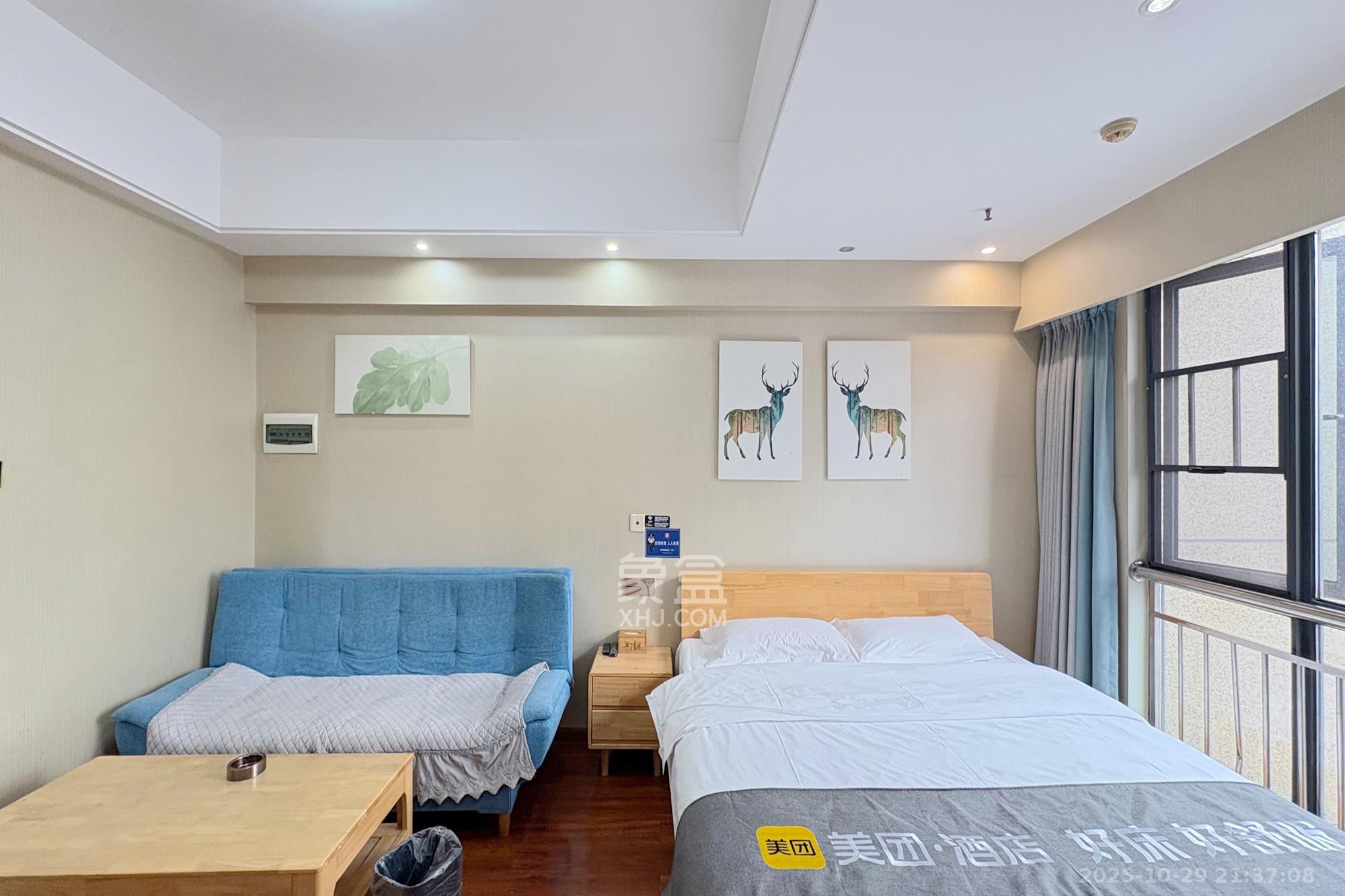 五一钻界  1室1厅1卫    50.0万客厅