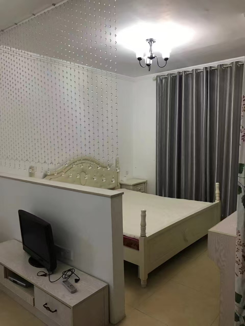 鹏利广场  1室1厅1卫    1100.0元/月 鹏利广场  1室1厅1卫    1100.0元/月室内图