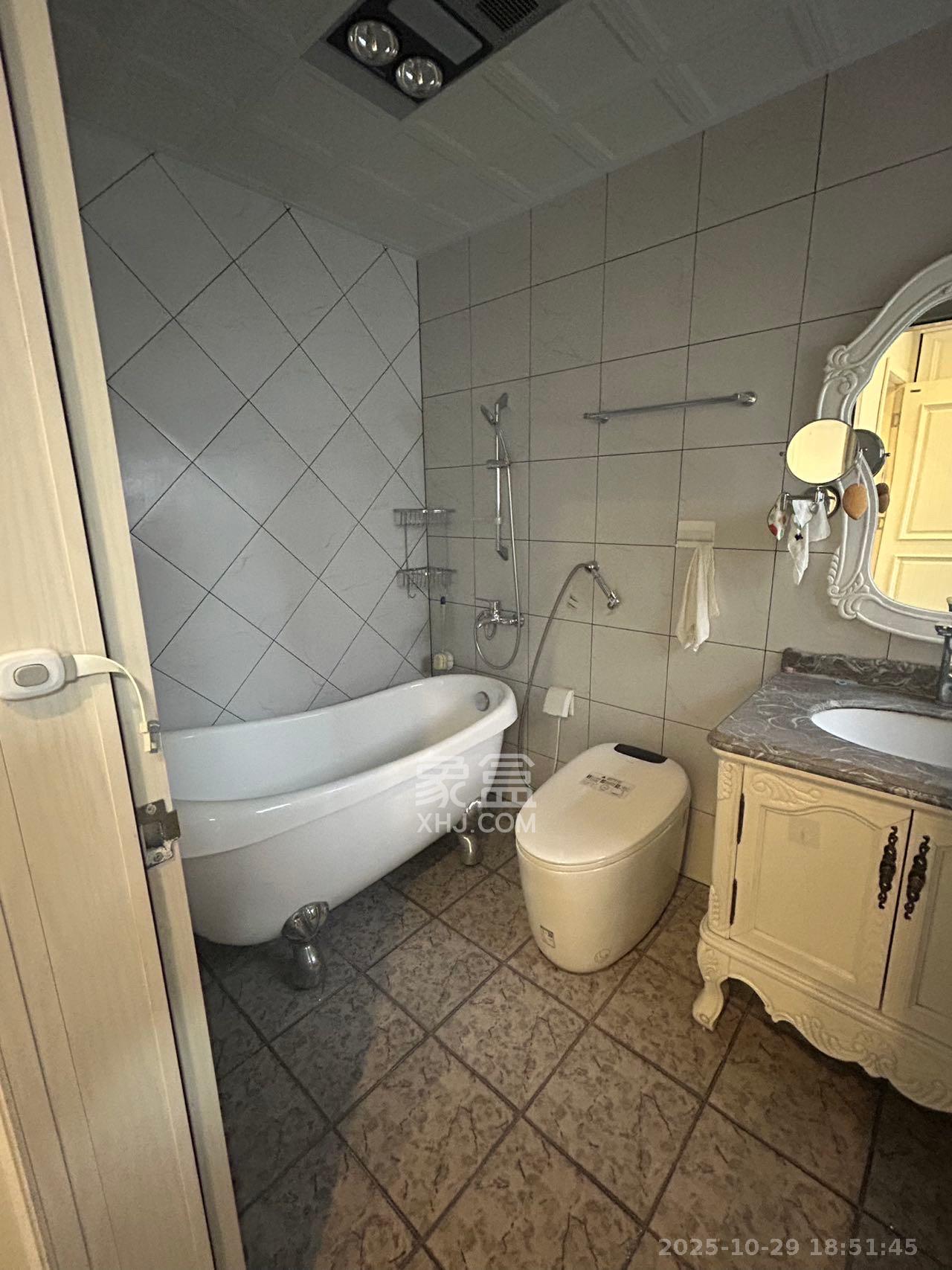 宏聚地中海  4室2厅2卫    3300.0元/月 宏聚地中海  4室2厅2卫    3300.0元/月室内图