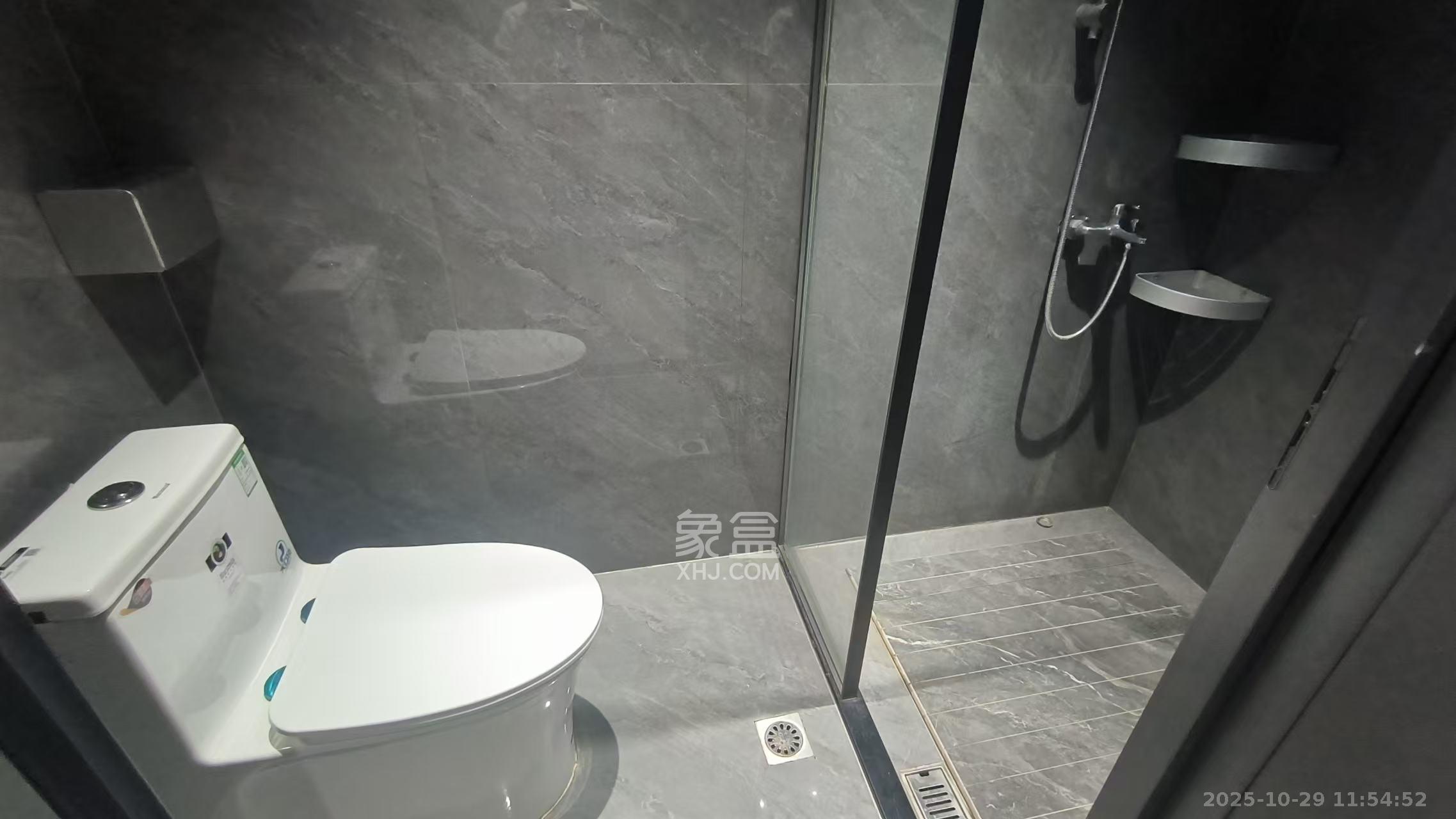 华润置地中心  1室1厅1卫    2500.0元/月 华润置地中心  1室1厅1卫    2500.0元/月室内图