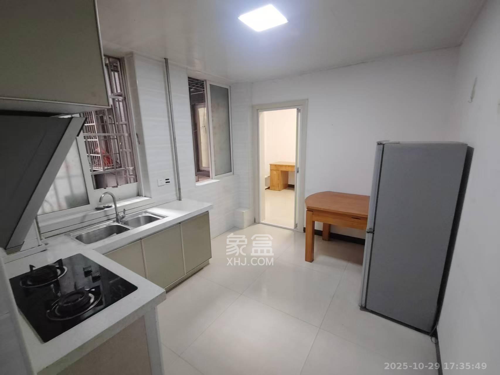 锦璨家园  1室1厅1卫    1050.0元/月 锦璨家园  1室1厅1卫    1050.0元/月室内图