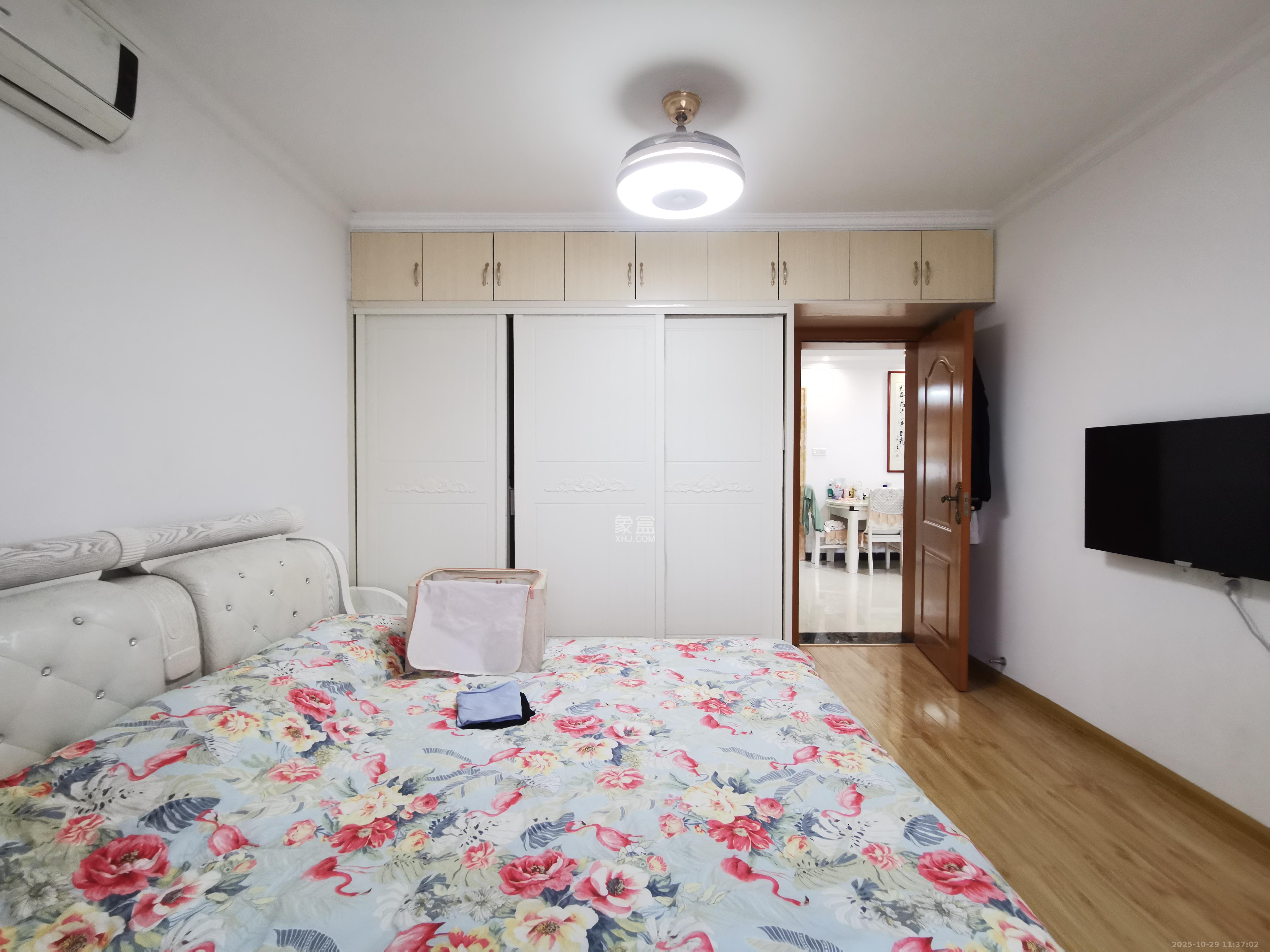 含浦家苑 4室2厅2卫 1680.0元/月 含浦家苑 4室2厅2卫 1680.0元/月室内图