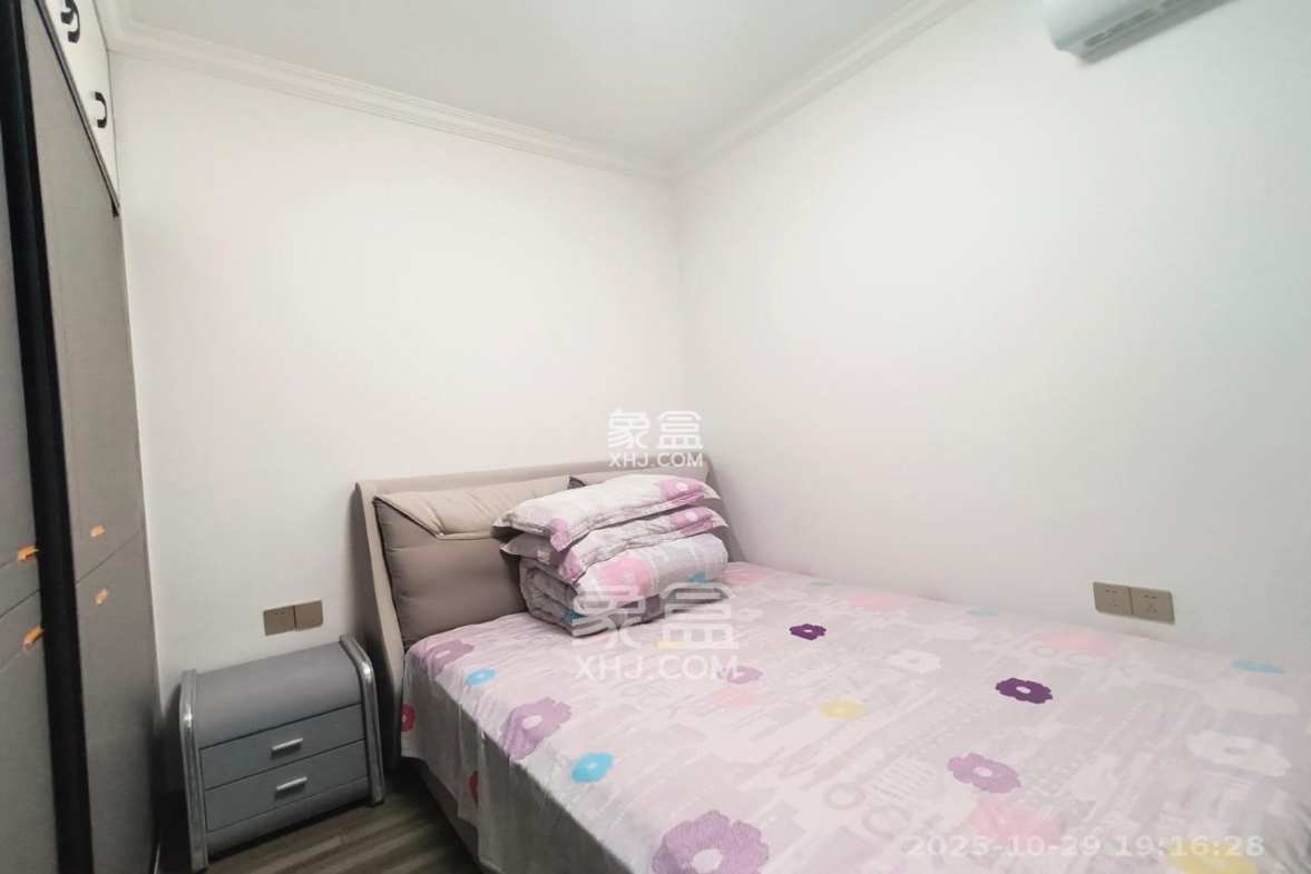 卓越蔚蓝城邦  3室2厅1卫    2700.0元/月 卓越蔚蓝城邦  3室2厅1卫    2700.0元/月室内图