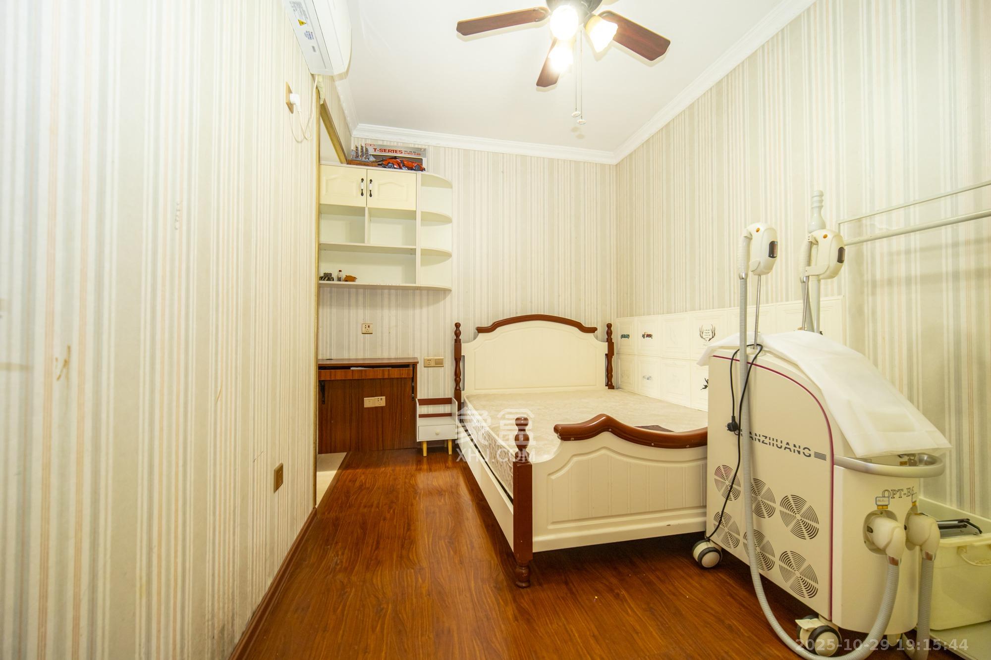 长大卧琥  3室2厅2卫    93.0万 长大卧琥  3室2厅2卫    93.0万卧室