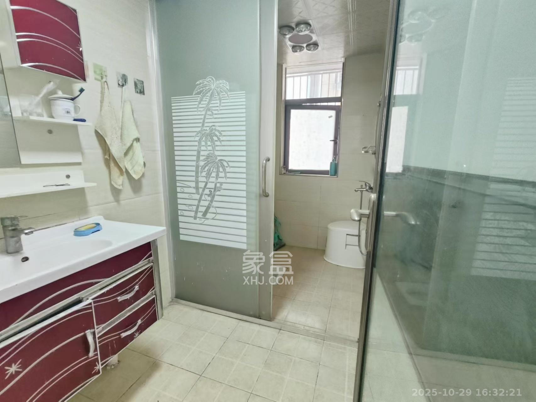 中房瑞致国际  3室2厅2卫    2800.0元/月室内图