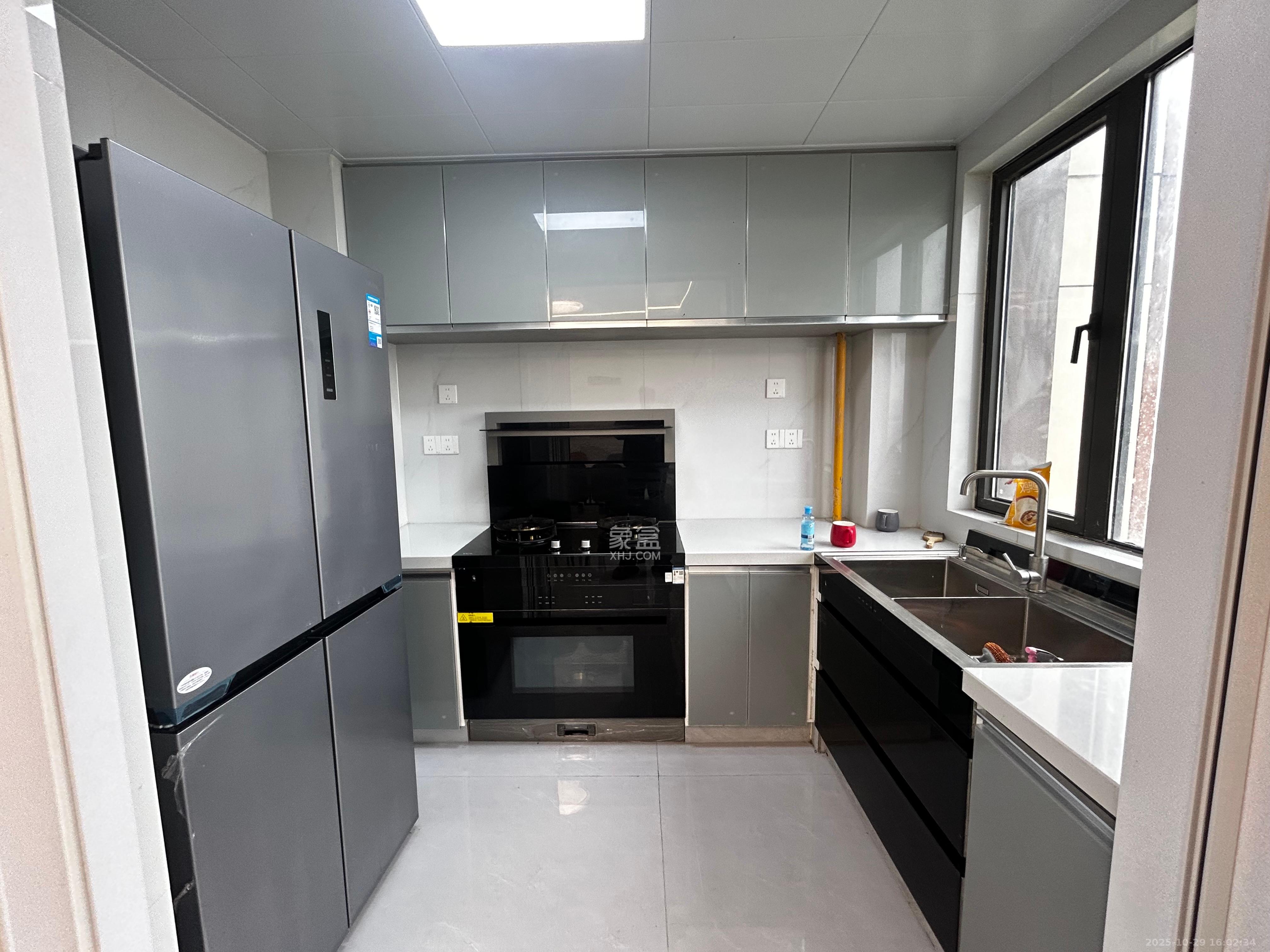 汉唐世家一期  3室2厅2卫    2600.0元/月 汉唐世家一期  3室2厅2卫    2600.0元/月室内图