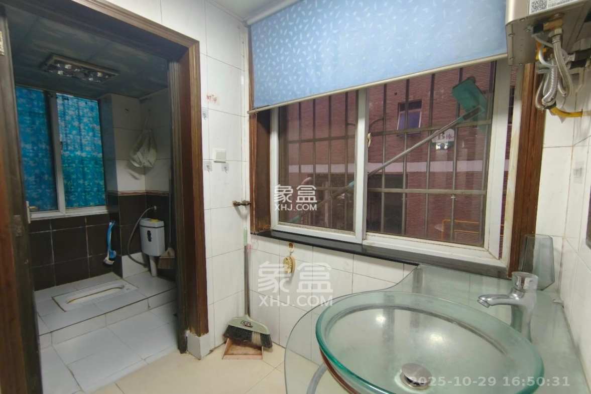 都市春天  3室2厅2卫    2600.0元/月 都市春天  3室2厅2卫    2600.0元/月室内图