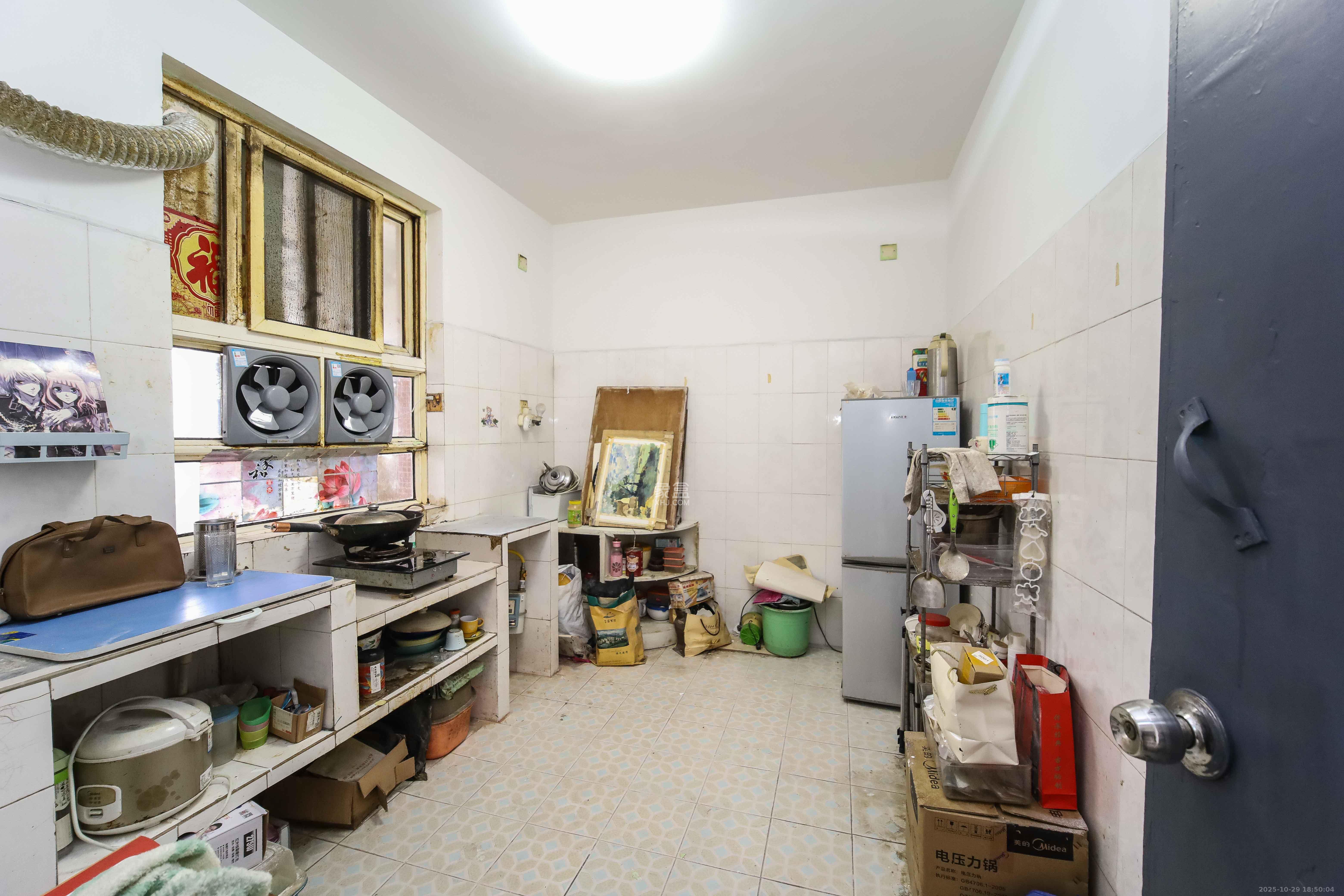 德政园  3室2厅1卫    45.8万 德政园  3室2厅1卫    45.8万厨房