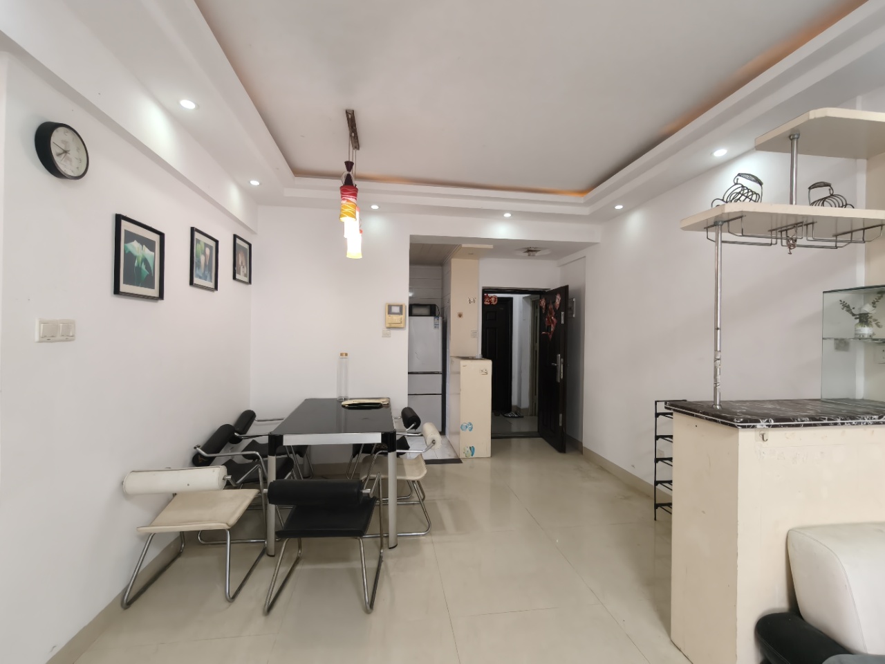 宝源花园 3室2厅1卫 2300.0元/月 宝源花园 3室2厅1卫 2300.0元/月室内图