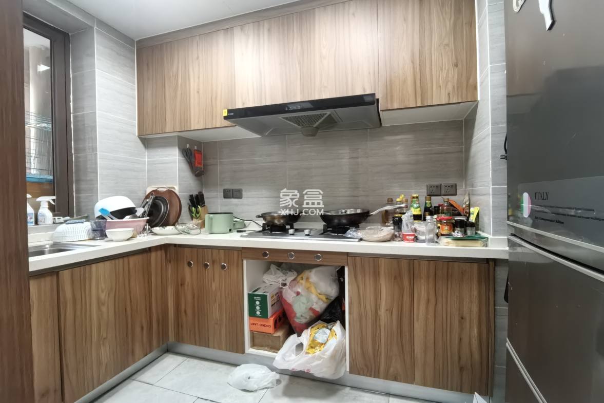 海航豪庭南苑  3室2厅2卫    4200.0元/月 海航豪庭南苑  3室2厅2卫    4200.0元/月室内图