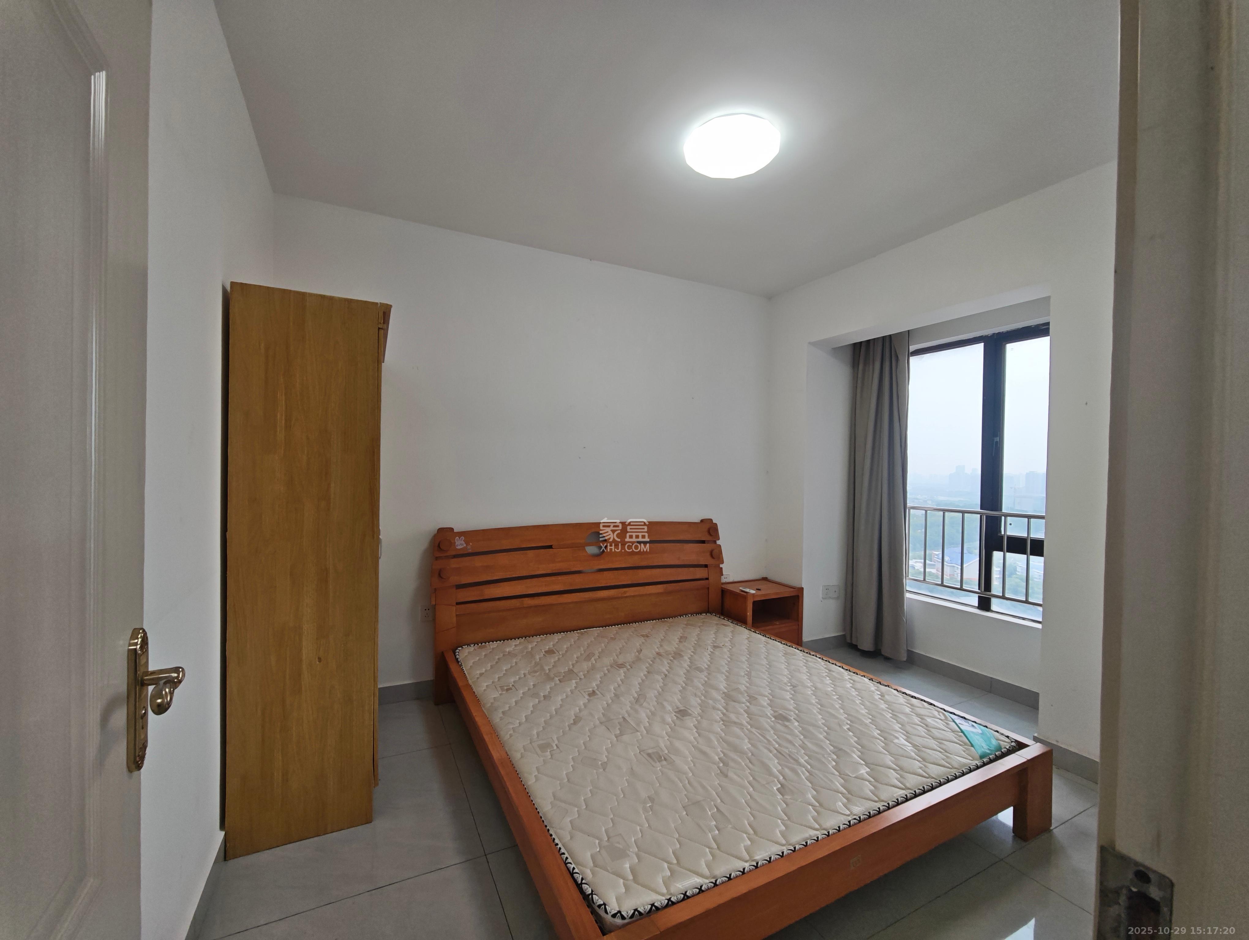 上园商住小区  3室2厅1卫    2700.0元/月室内图