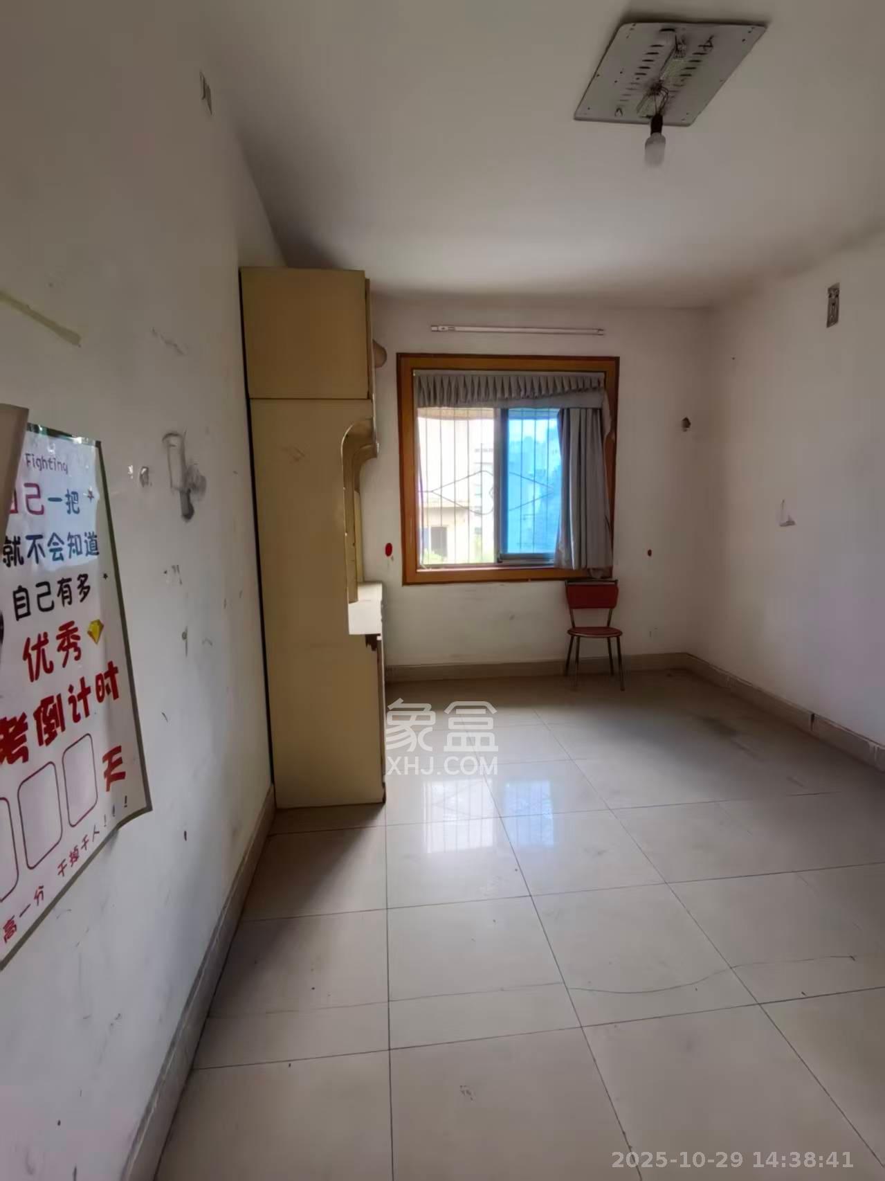 长沙市老干部休养所  4室2厅2卫    2000.0元/月 长沙市老干部休养所  4室2厅2卫    2000.0元/月室内图