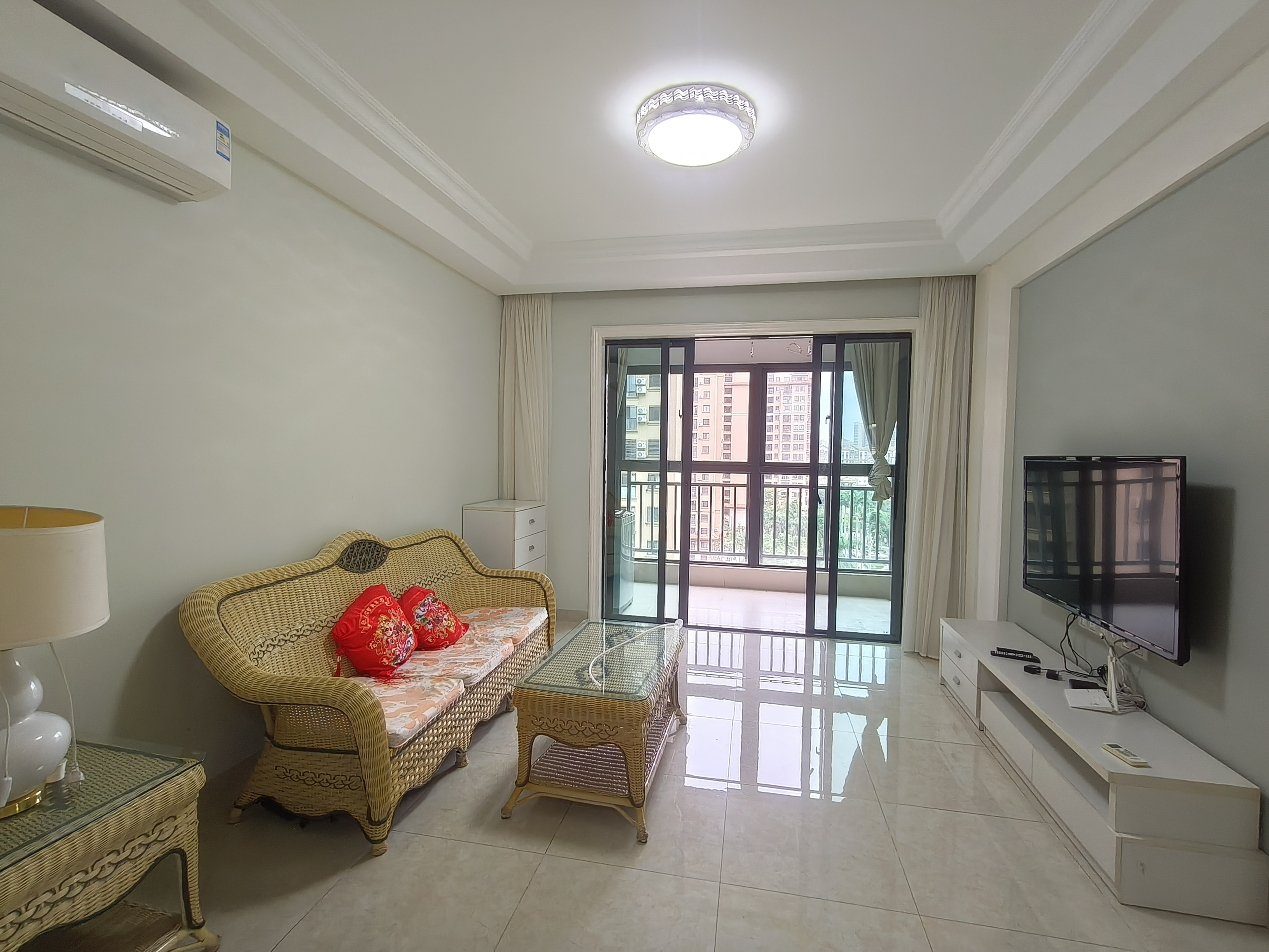 江畔人家  2室2厅1卫    130.0万 江畔人家  2室2厅1卫    130.0万