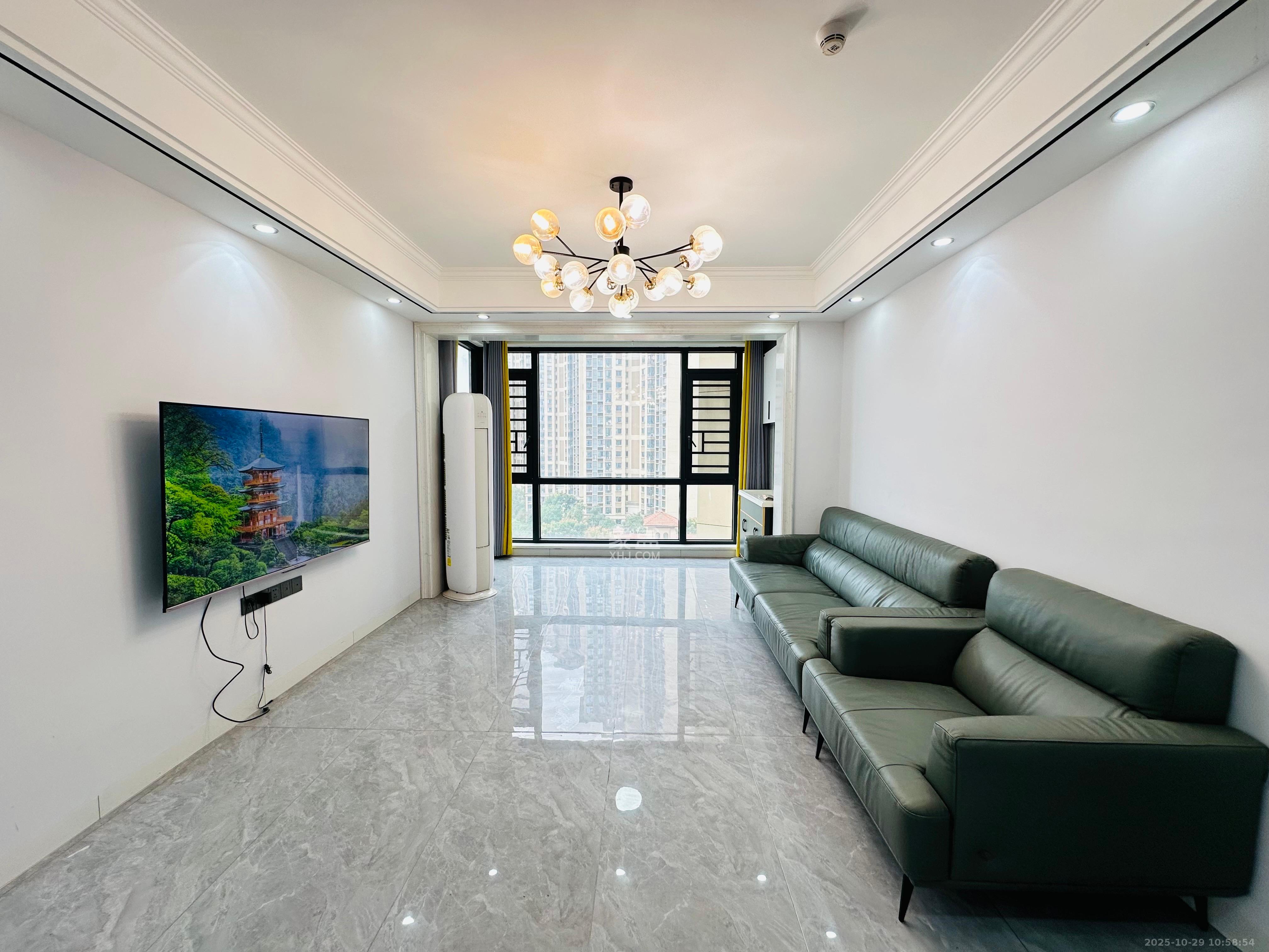 振业城三期  4室2厅2卫    3800.0元/月