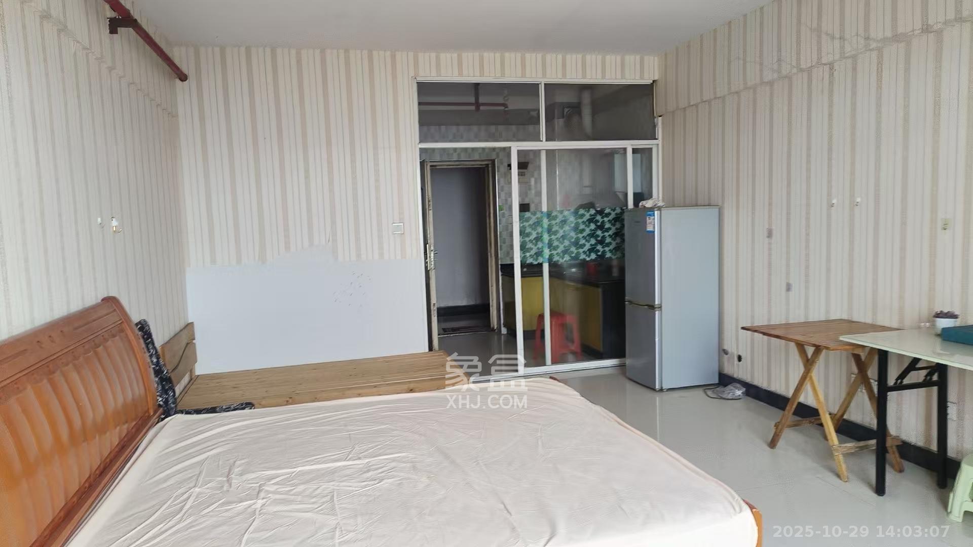 极目楚天  1室0厅1卫    1000.0元/月室内图