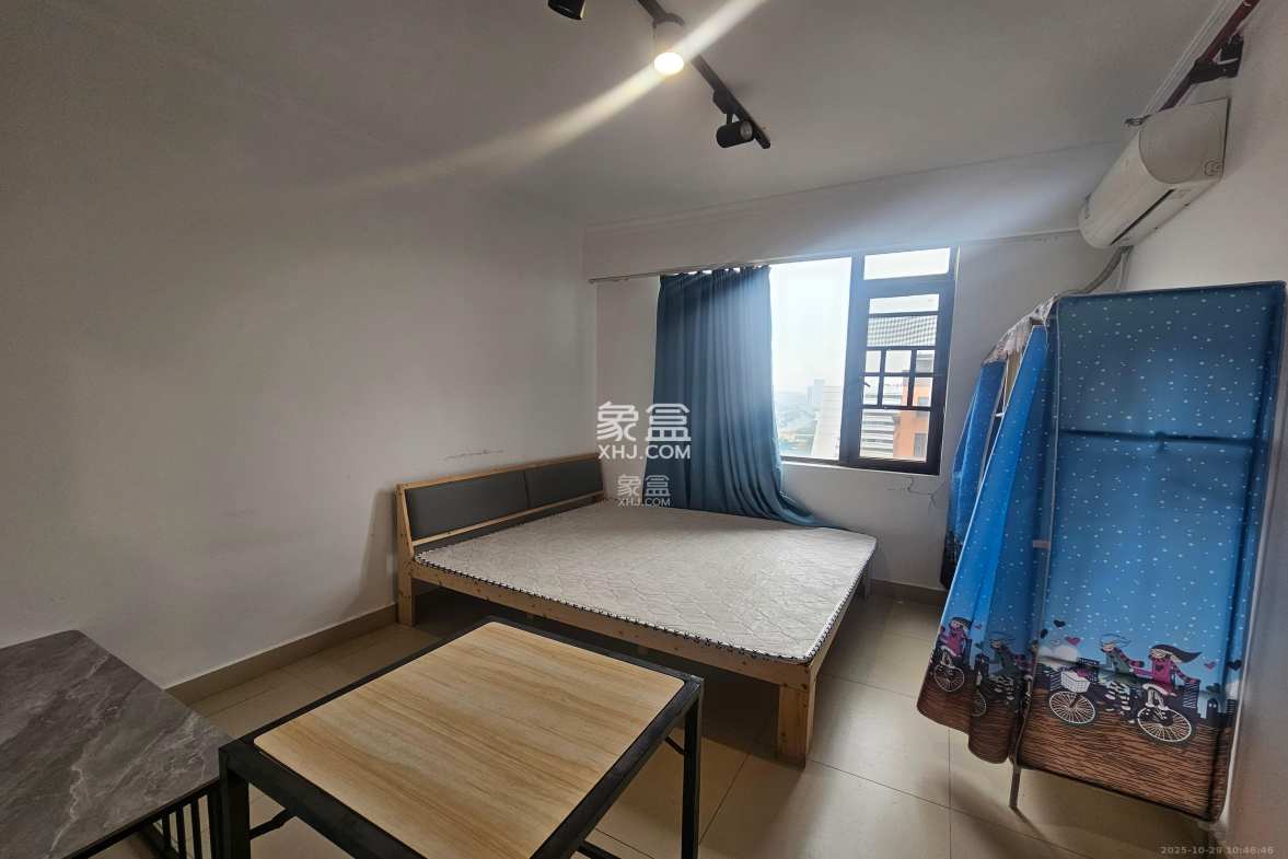 鑫远和城(一、二期)  4室2厅1卫    3800.0元/月 鑫远和城(一、二期)  4室2厅1卫    3800.0元/月室内图