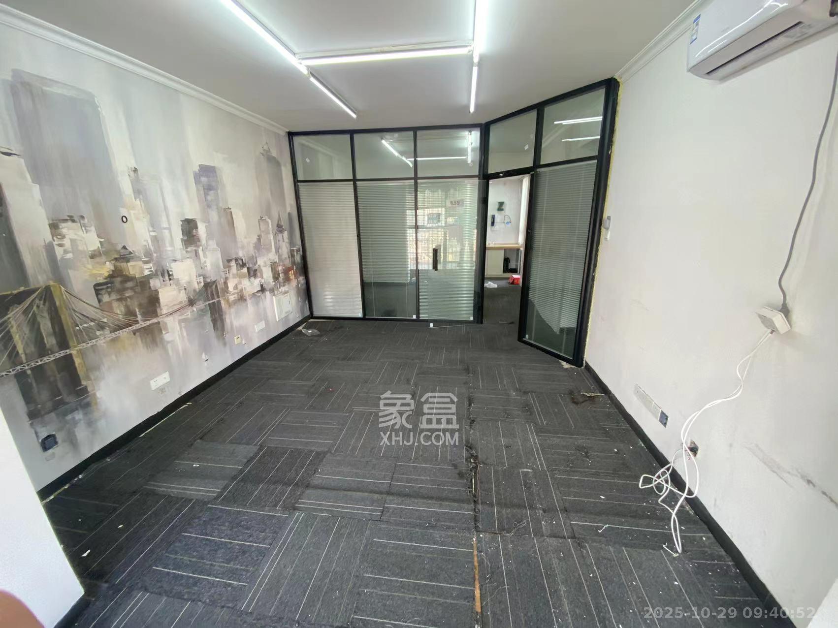 华城广场  3室2厅1卫    2950.0元/月室内图