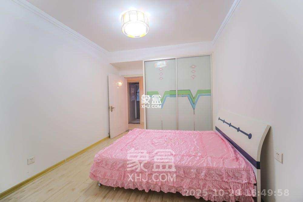 四季星城  3室2厅2卫    1700.0元/月 四季星城  3室2厅2卫    1700.0元/月室内图