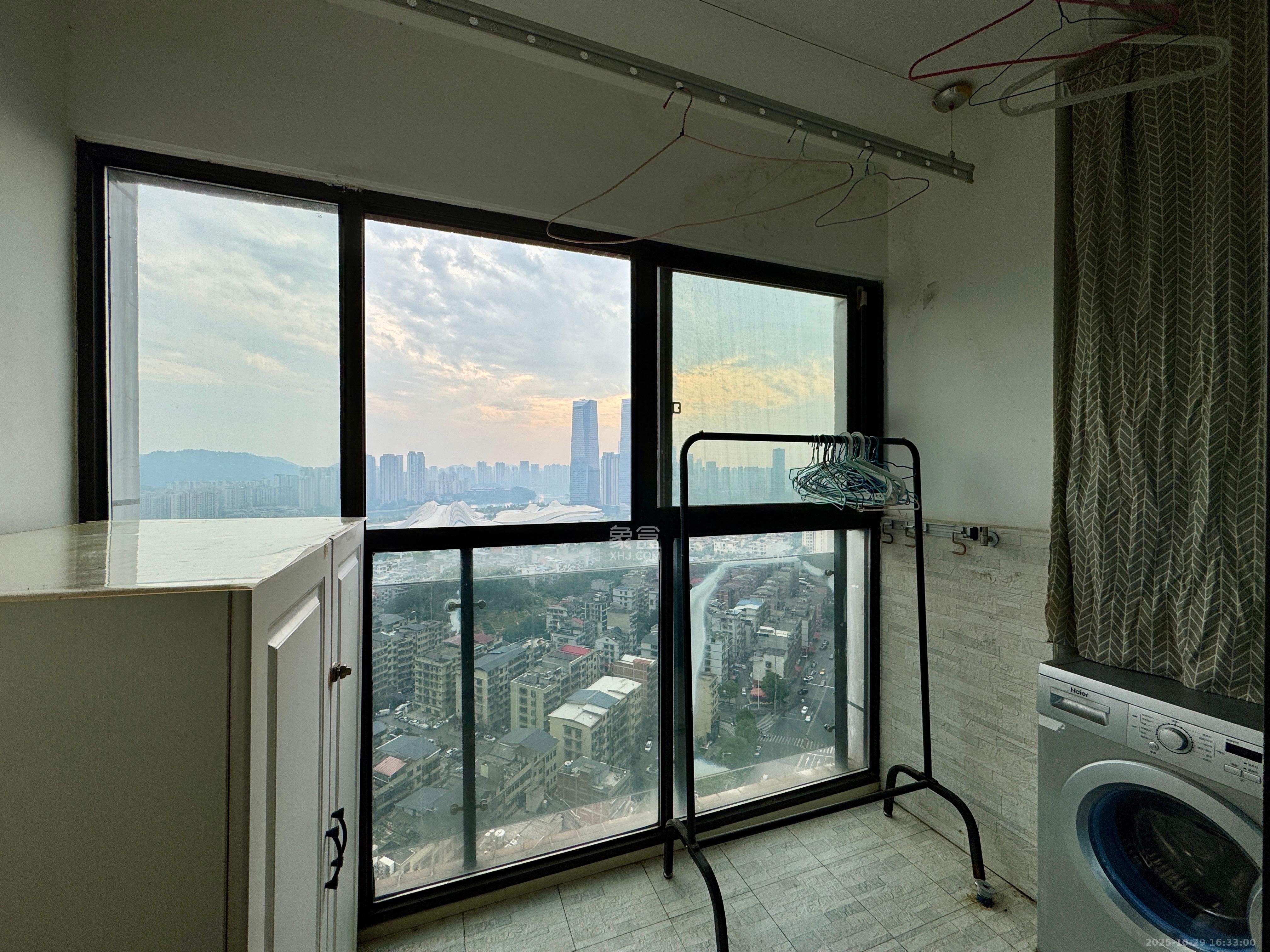 达美D6区  2室1厅1卫    2500.0元/月室内图