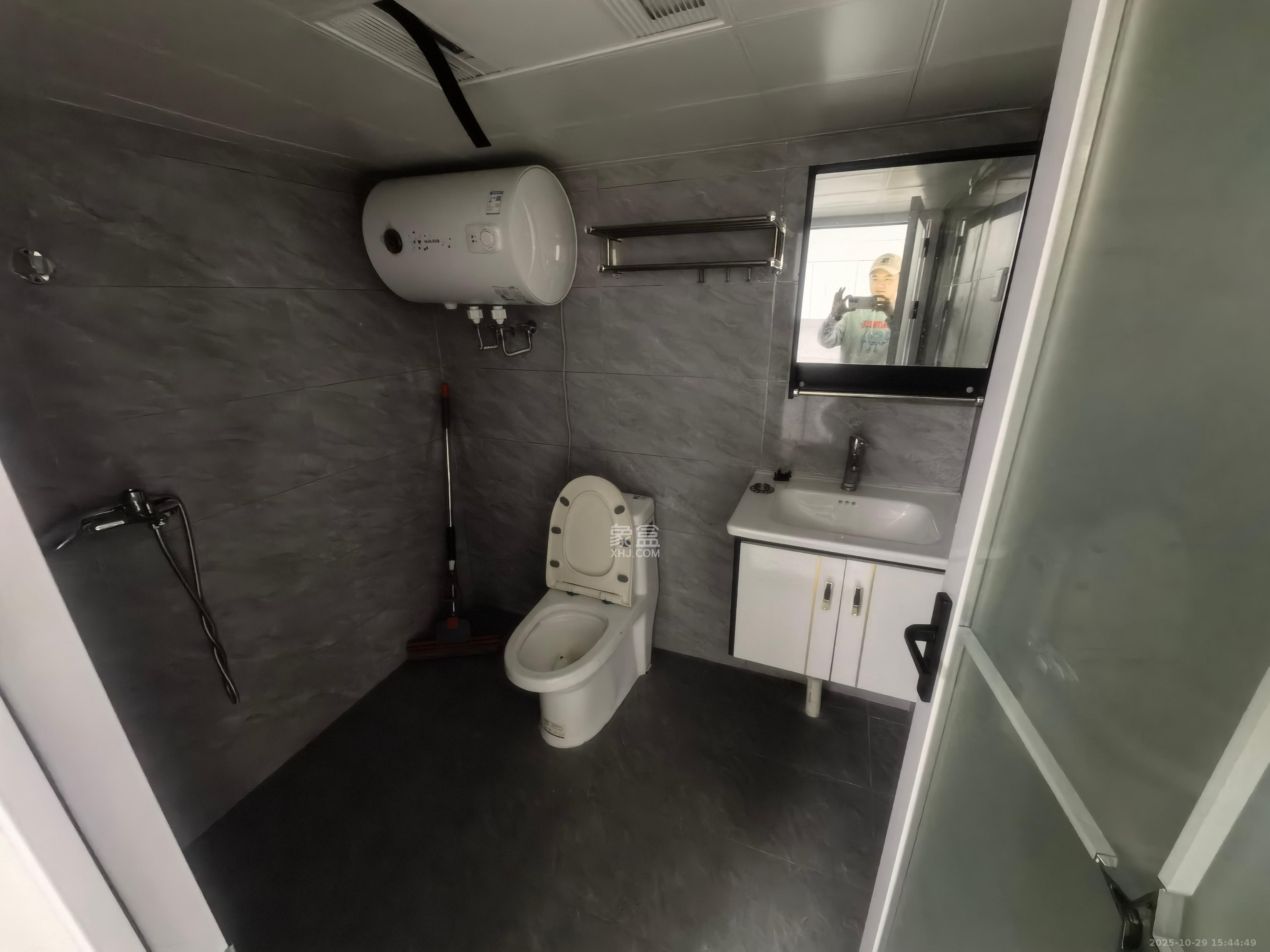 世茂璀璨天城公寓  1室1厅1卫    2000.0元/月室内图