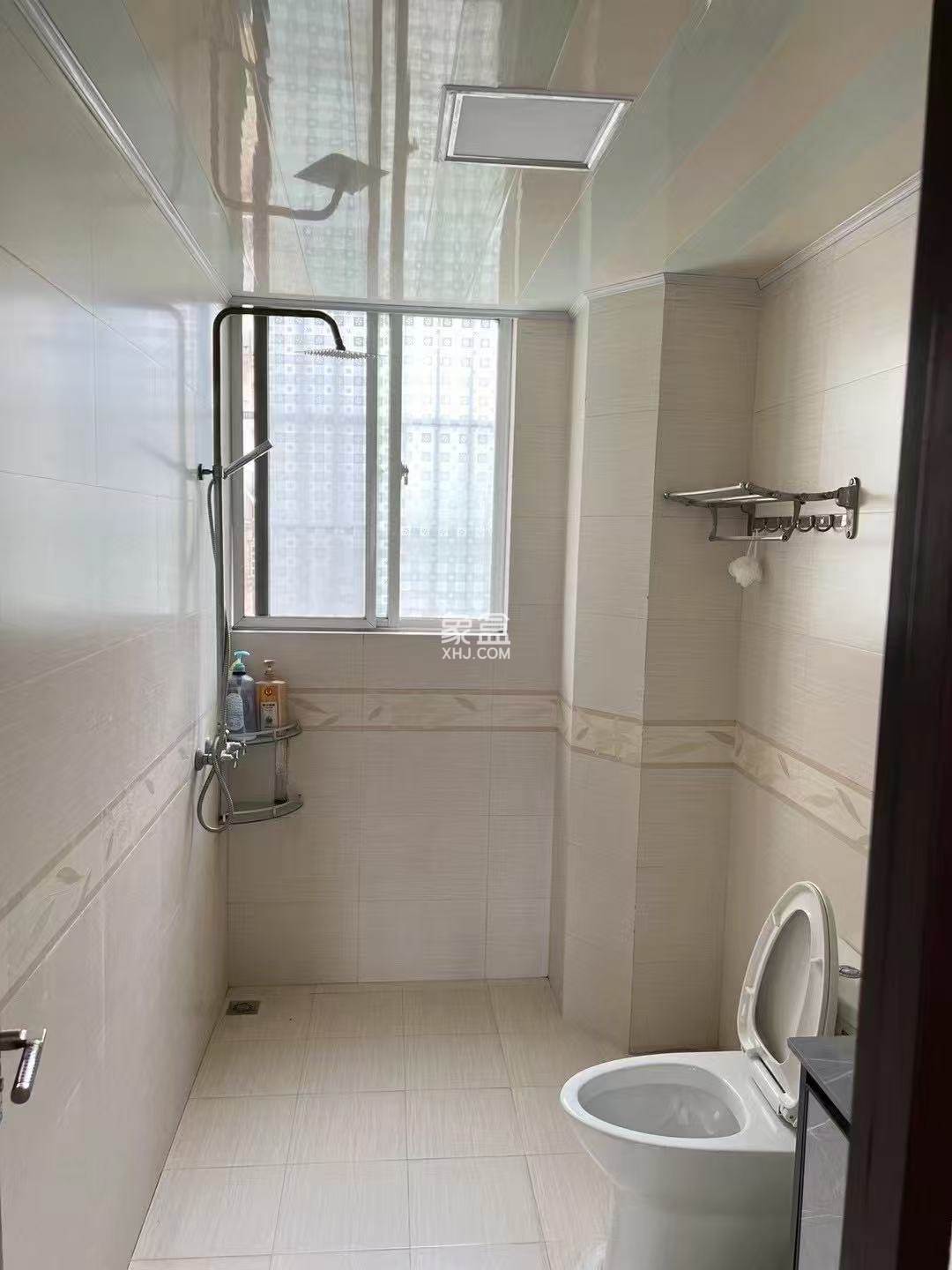 滨海茗苑 3室2厅2卫 2600.0元/月 滨海茗苑 3室2厅2卫 2600.0元/月室内图