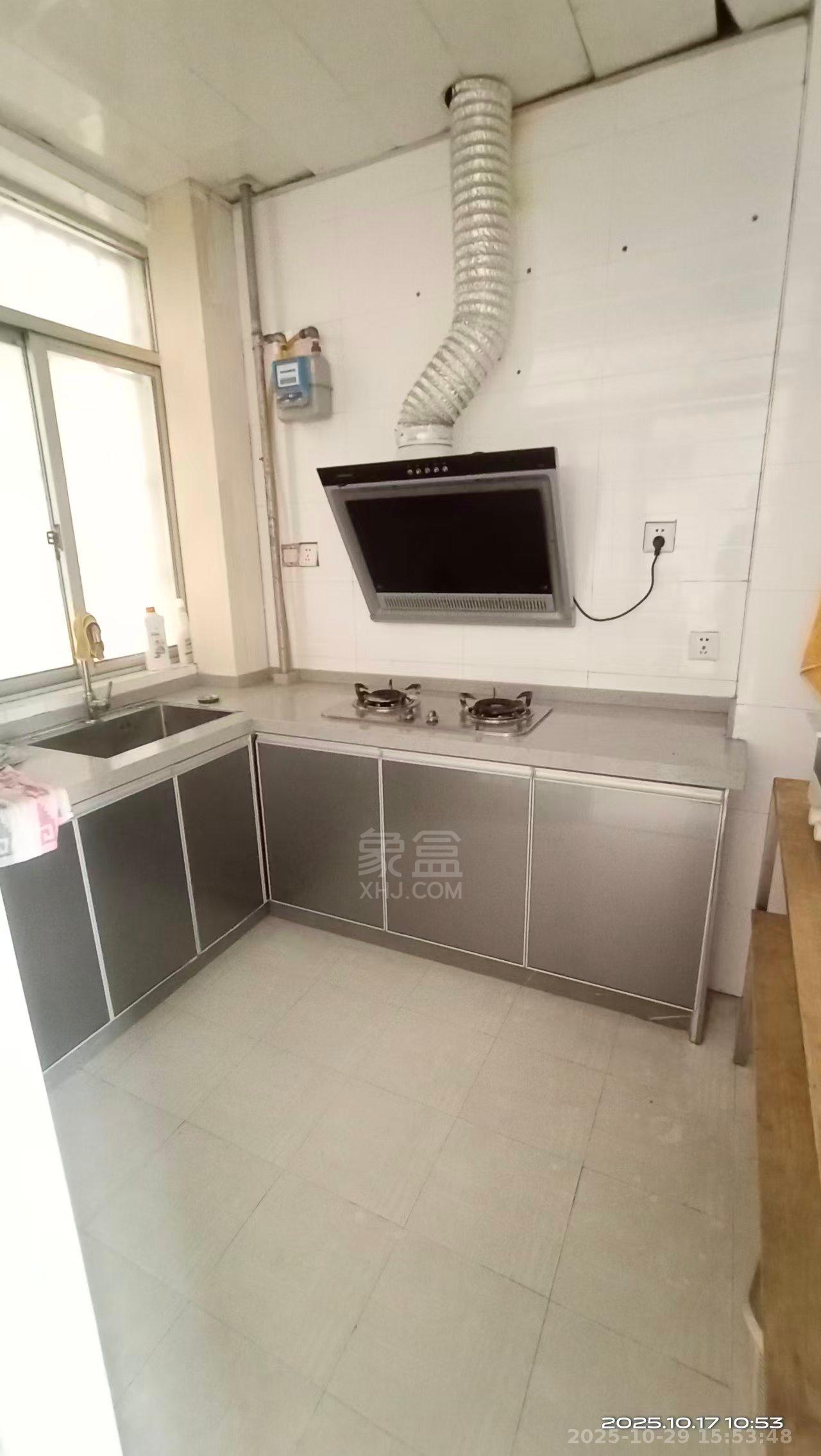 城南雅苑  4室2厅2卫    1400.0元/月室内图