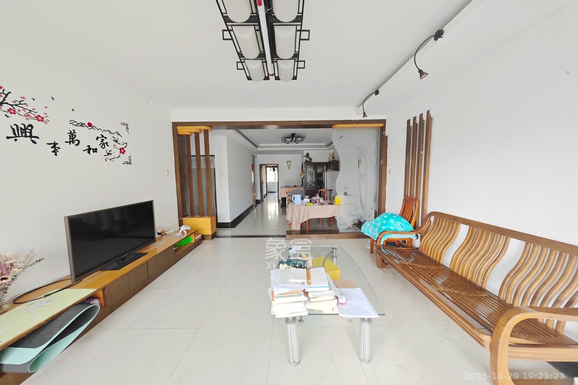 鑫天佳园  3室2厅1卫    64.0万