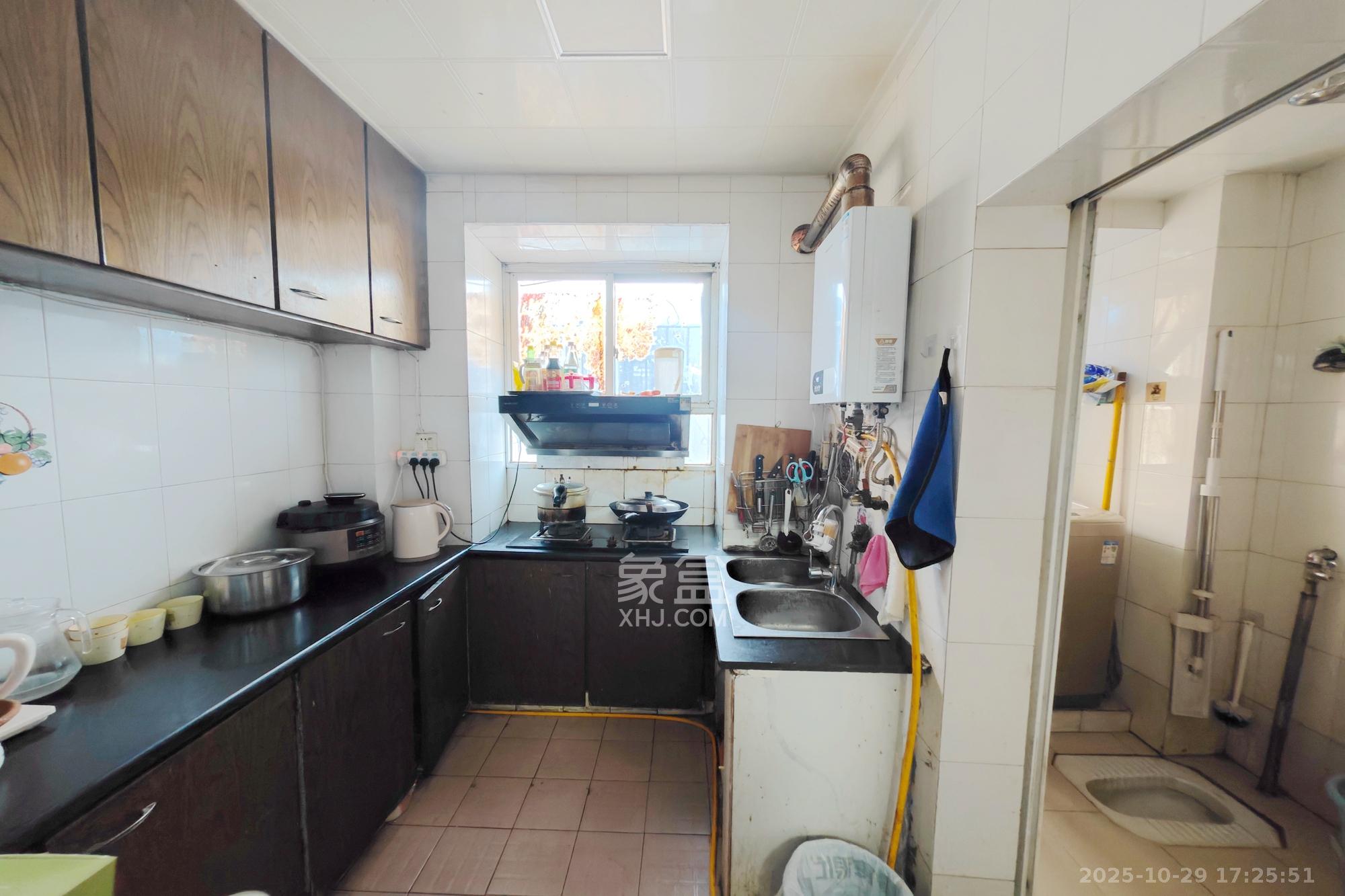 四达花苑  2室1厅1卫    41.8万厨房