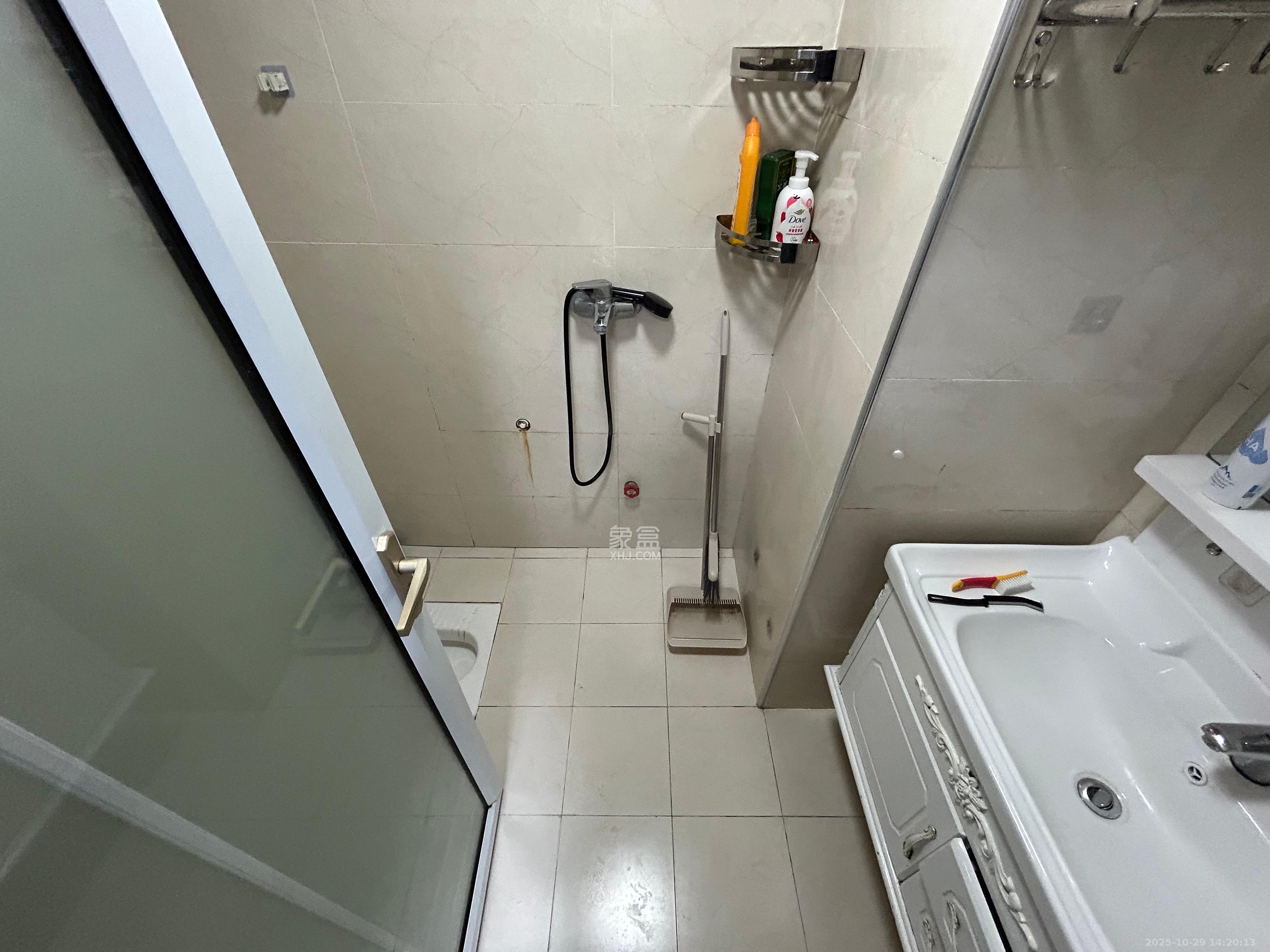 梅溪国际公寓（步步高新天地）  1室1厅1卫    1450.0元/月室内图