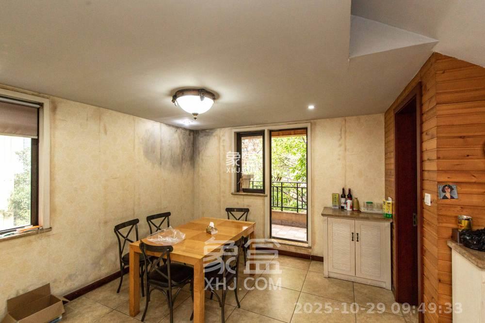 中城丽景香山园  5室2厅2卫    6000.0元/月室内图