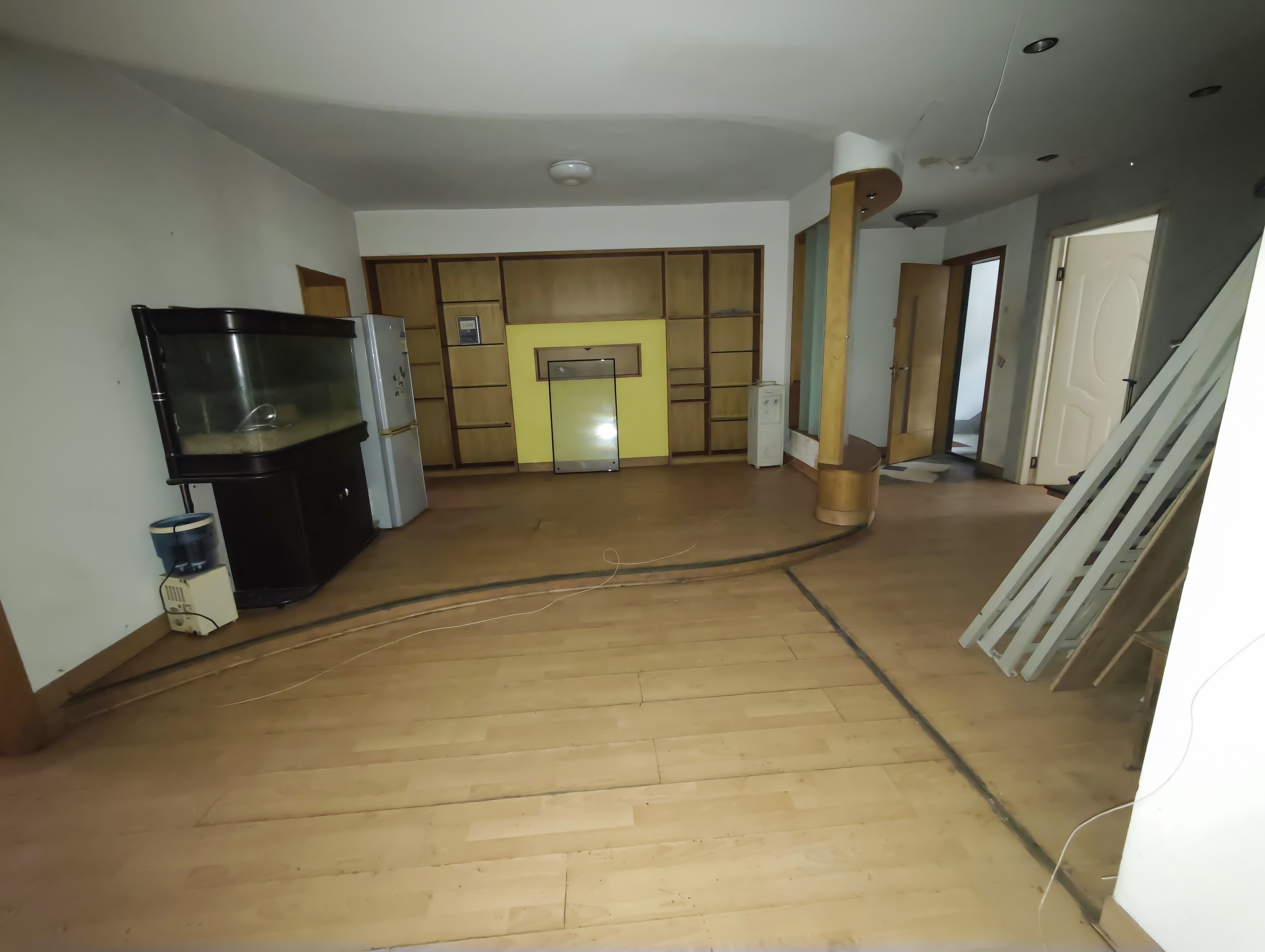 戥子桥散盘  4室1厅2卫    1800.0元/月户型图