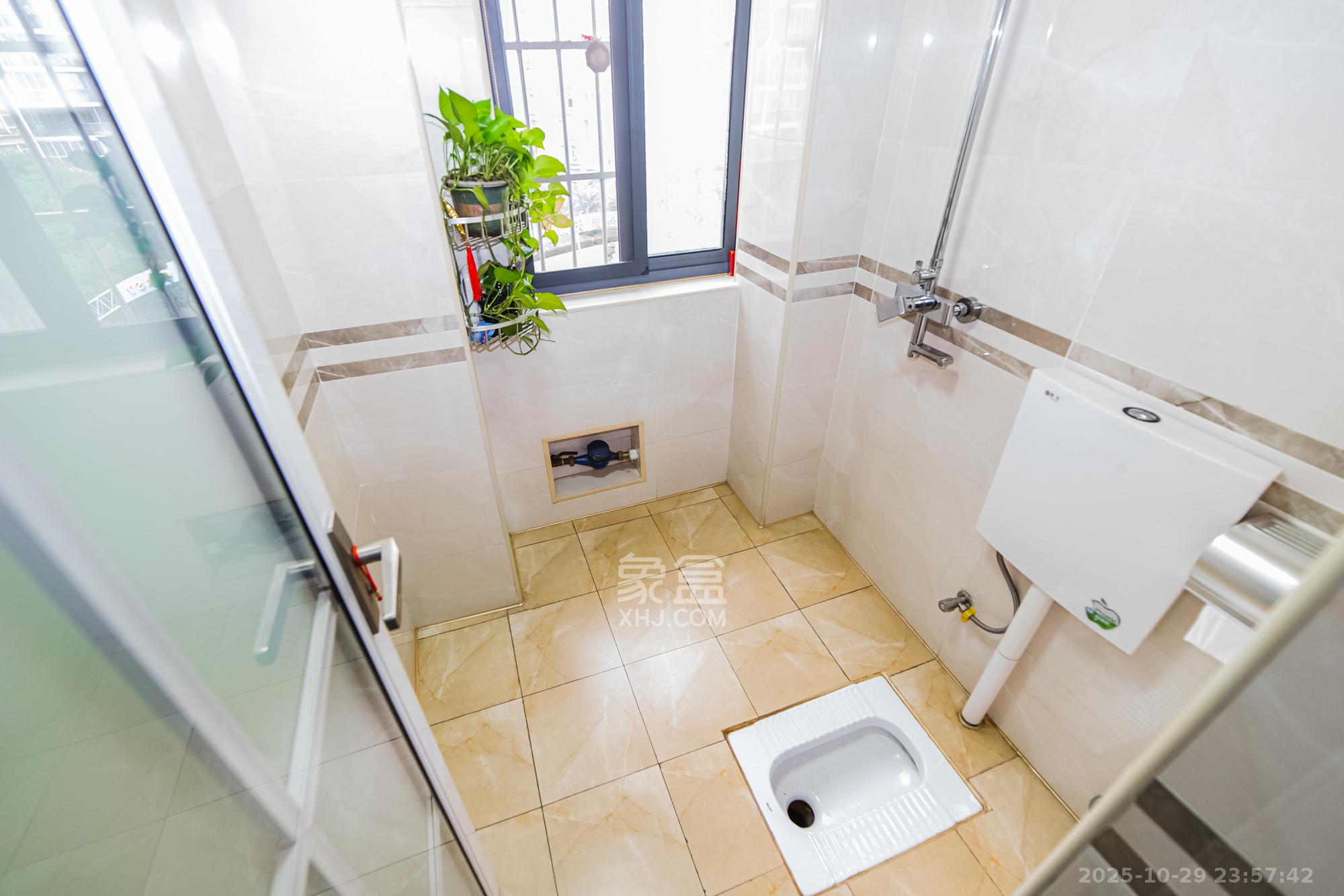 水岸兰庭  3室2厅1卫    108.0万 水岸兰庭  3室2厅1卫    108.0万卫生间