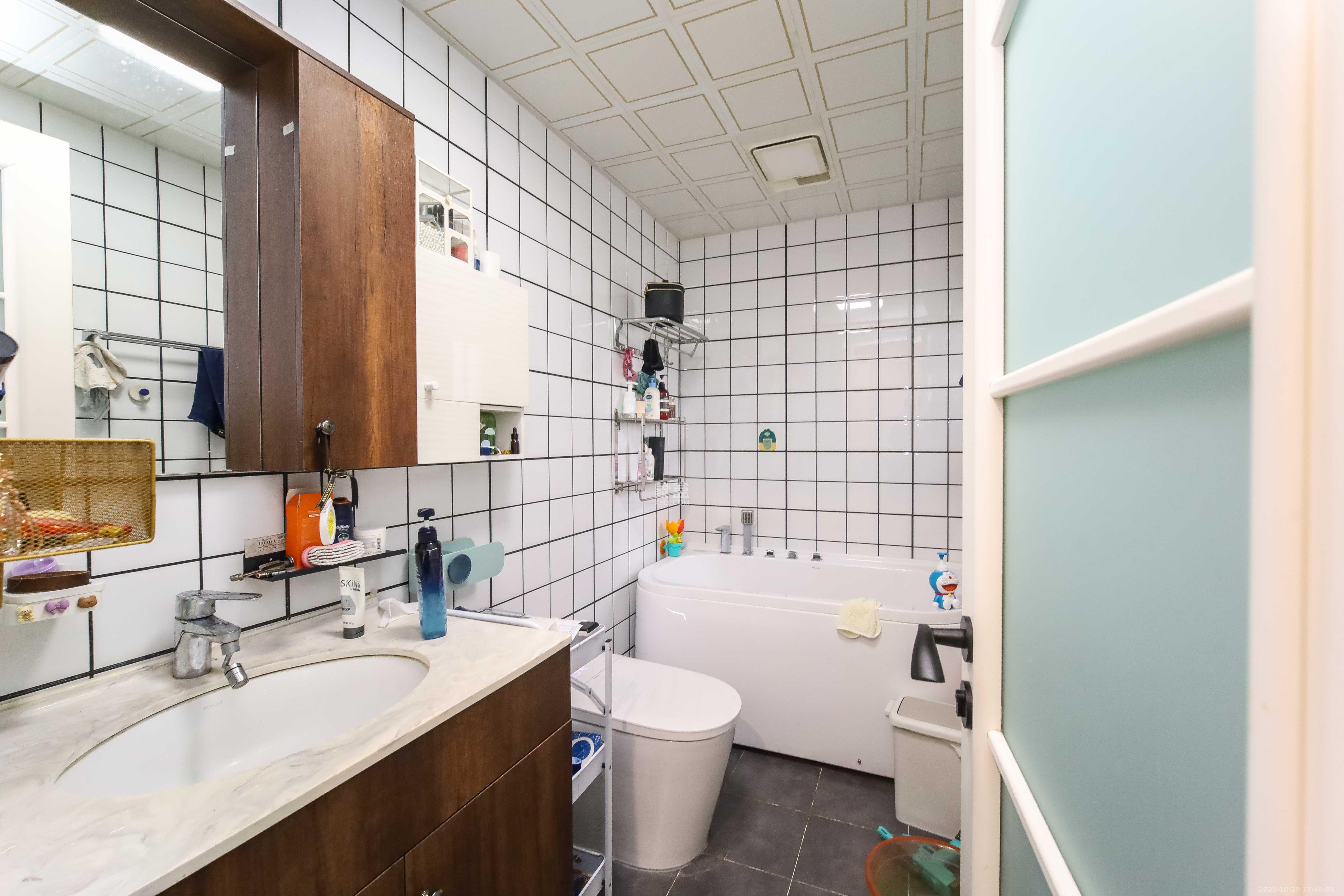 金地格林公馆  3室2厅1卫    145.0万卫生间