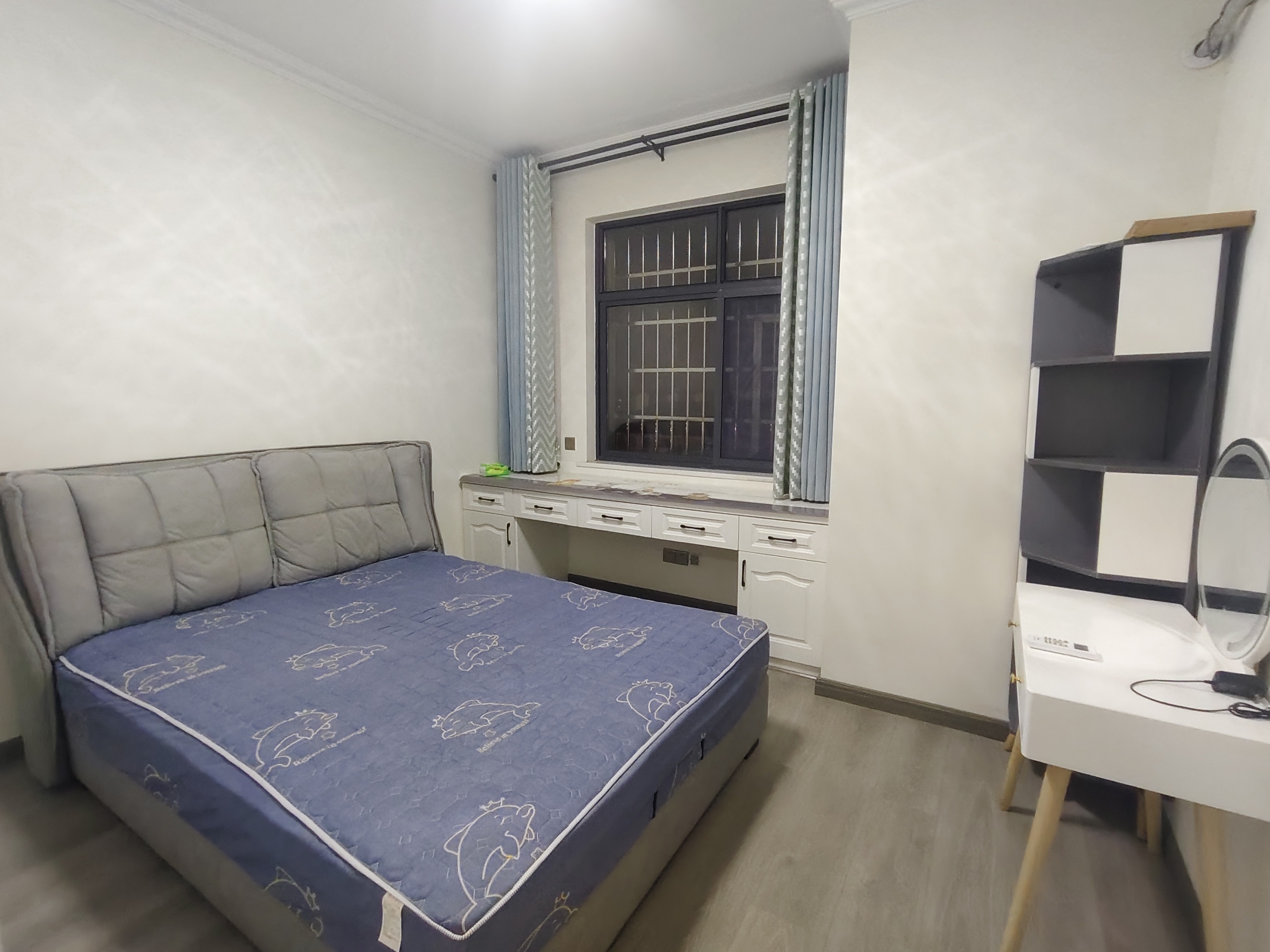 金水阳光  3室2厅2卫    2000.0元/月室内图