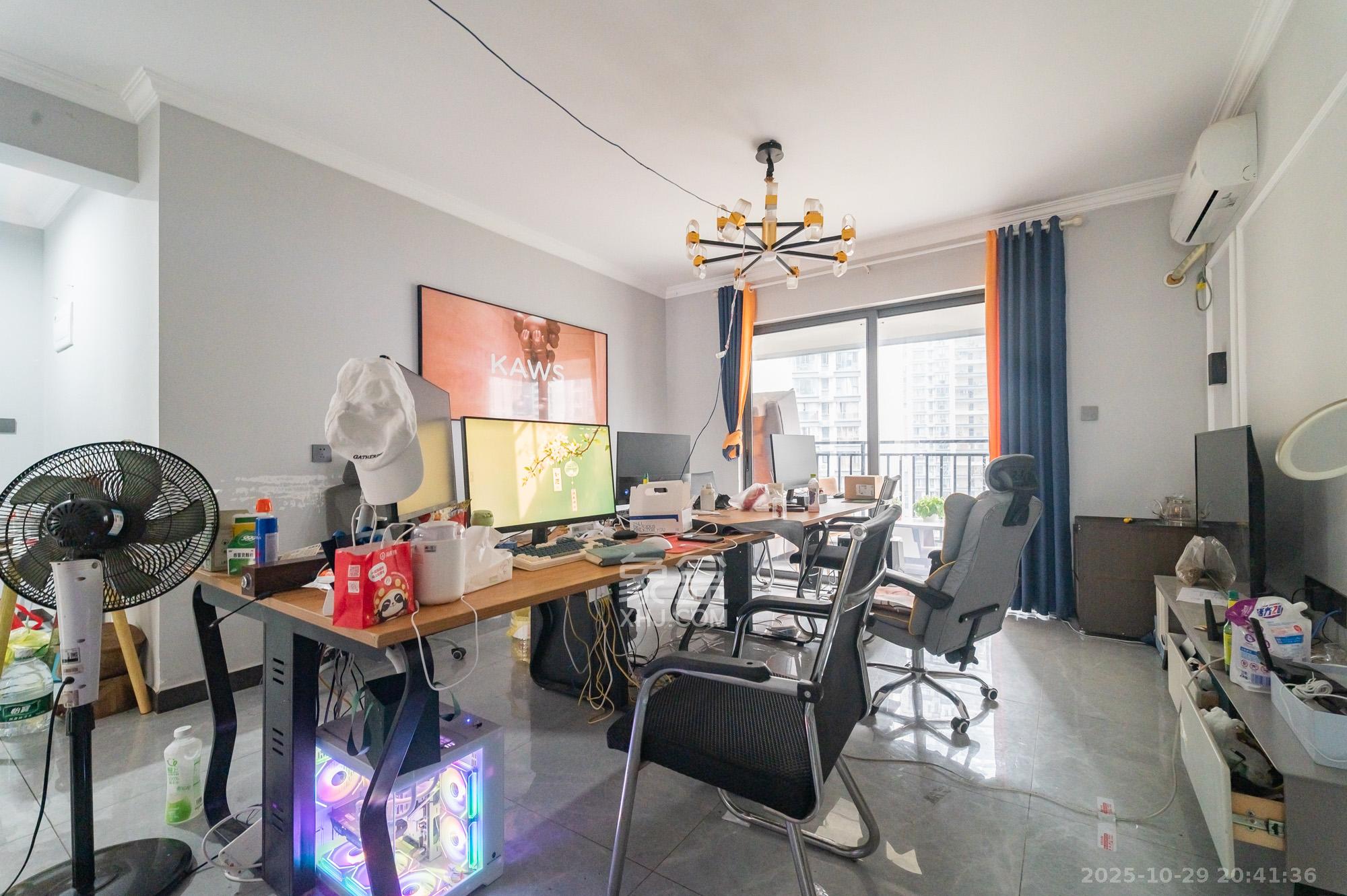 中建悦和城 4室2厅2卫 109.8万 中建悦和城 4室2厅2卫 109.8万客厅