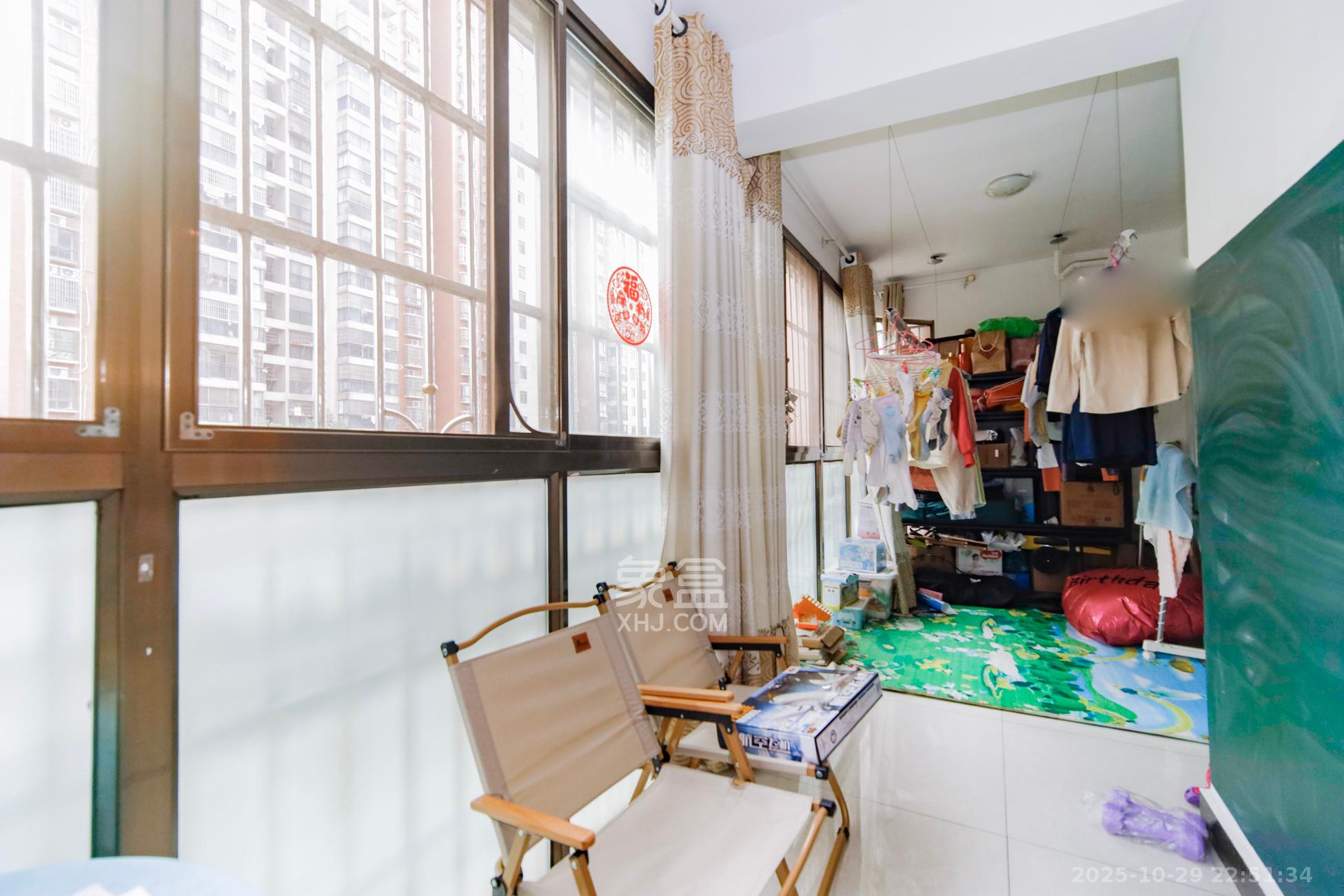 湘翰御舍  4室2厅1卫    102.0万阳台