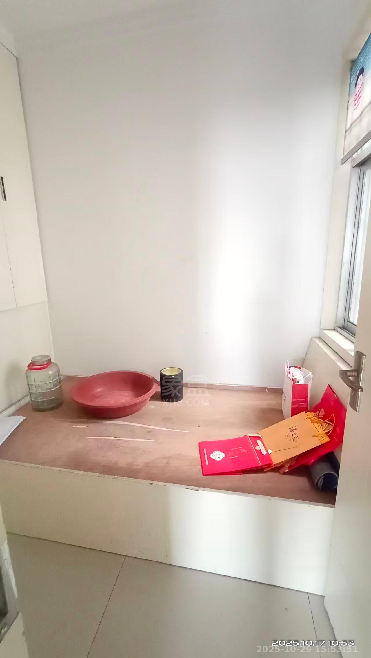 城南雅苑  4室2厅2卫    1400.0元/月 城南雅苑  4室2厅2卫    1400.0元/月室内图