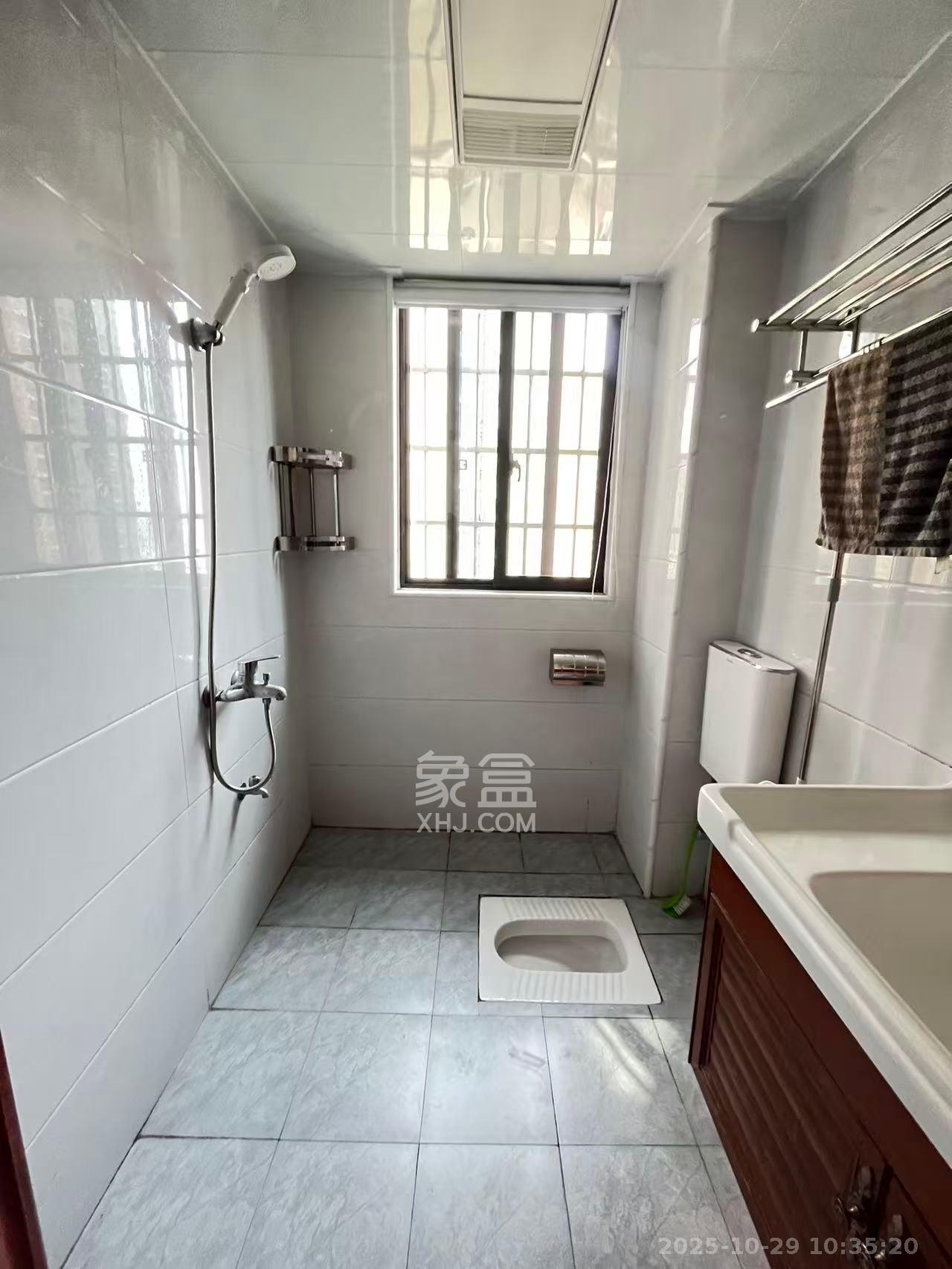 联丰苑 2室2厅2卫 1600.0元/月 联丰苑 2室2厅2卫 1600.0元/月室内图