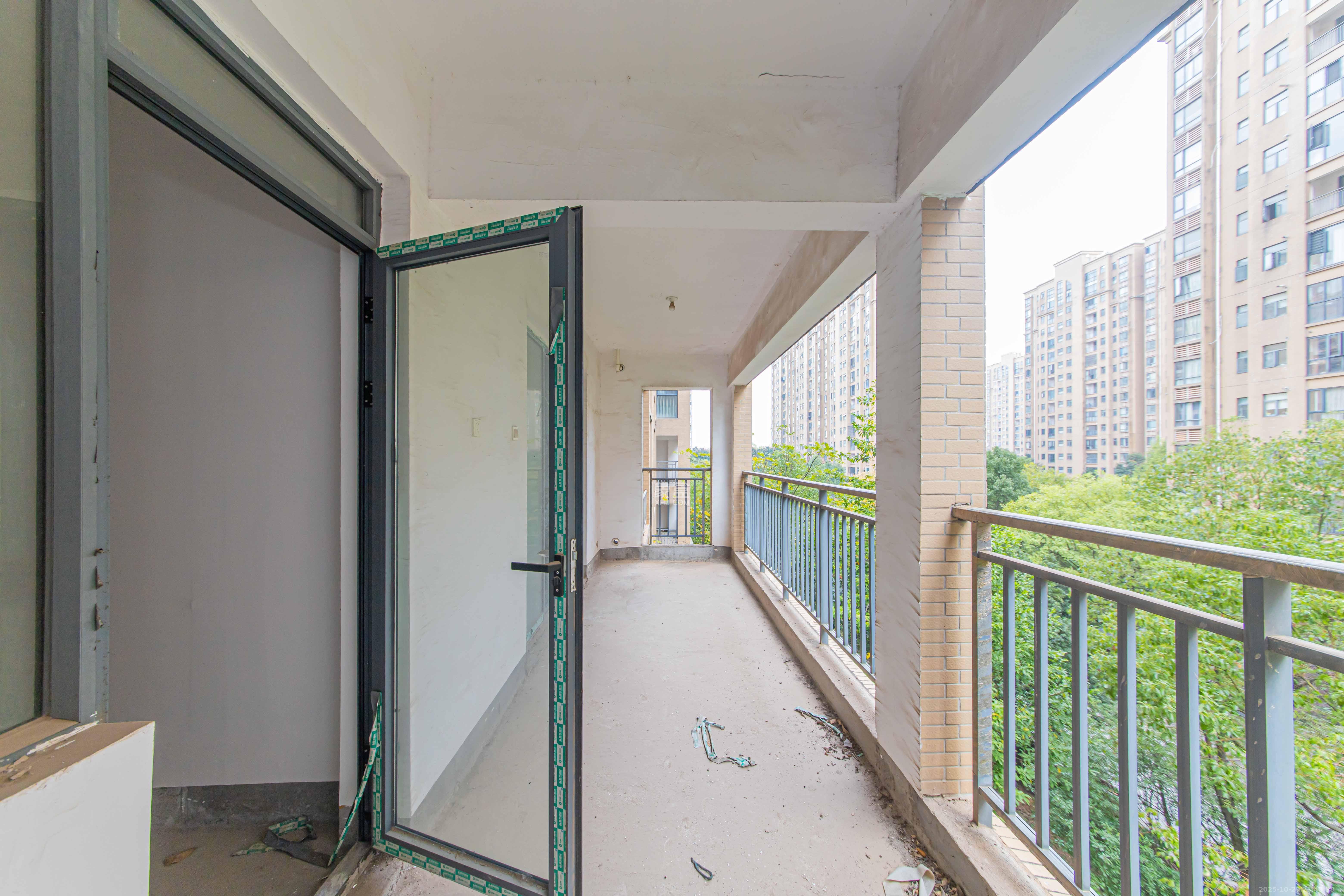 和美星城 4室2厅2卫 110.0万 和美星城 4室2厅2卫 110.0万阳台