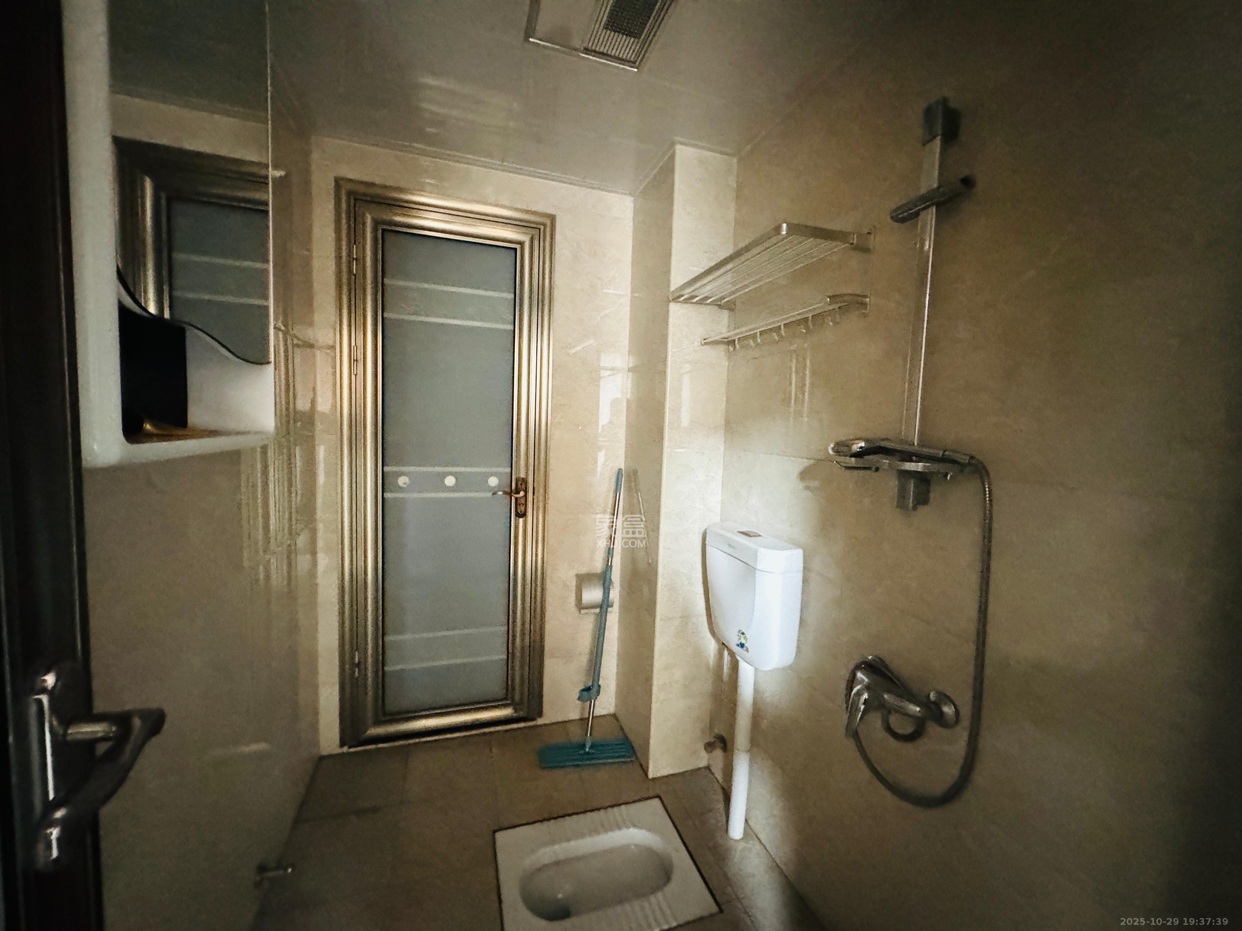 湖韵佳苑  3室2厅2卫    3800.0元/月 湖韵佳苑  3室2厅2卫    3800.0元/月室内图