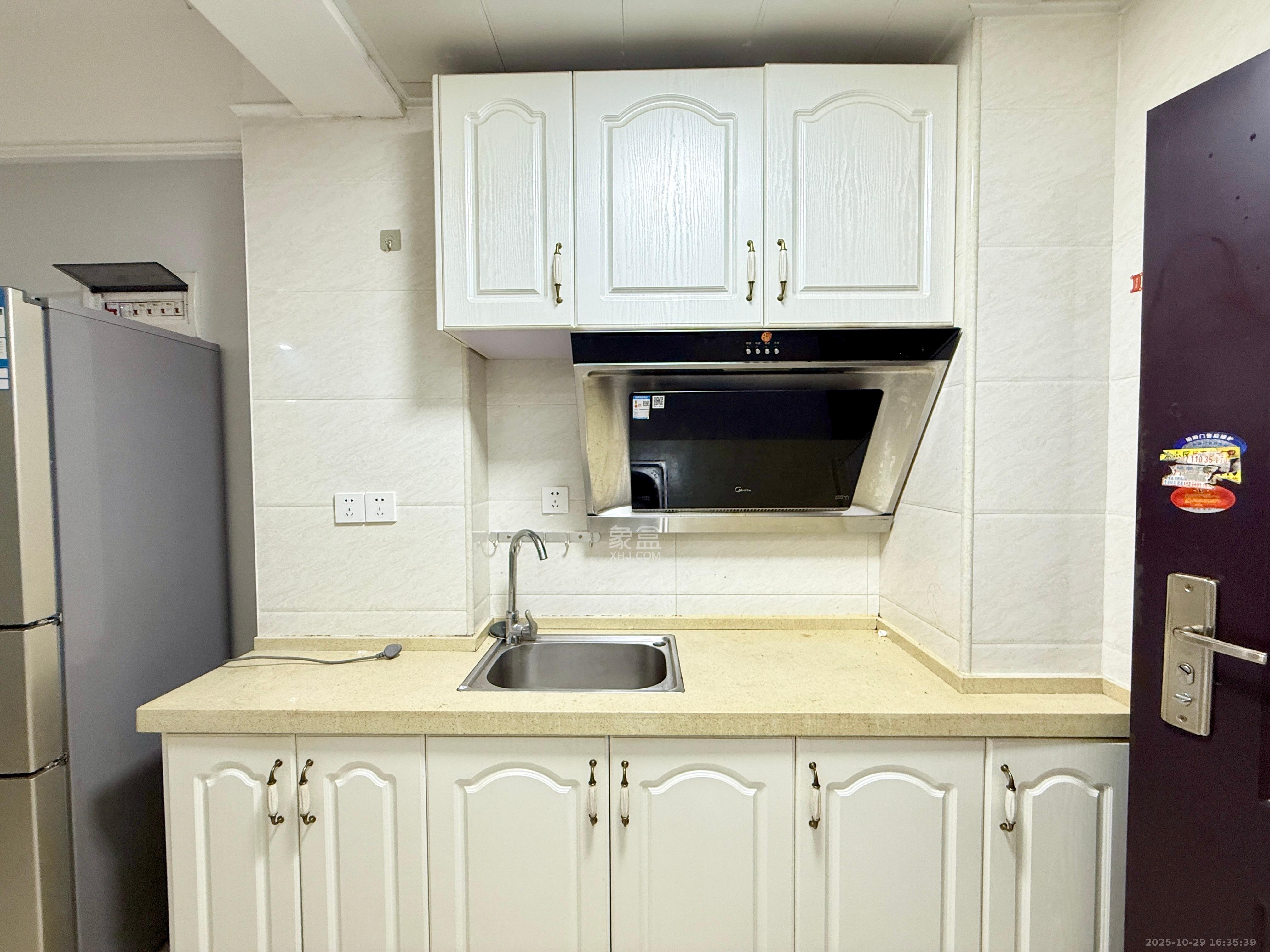 世纪云中心  1室1厅1卫    1400.0元/月室内图