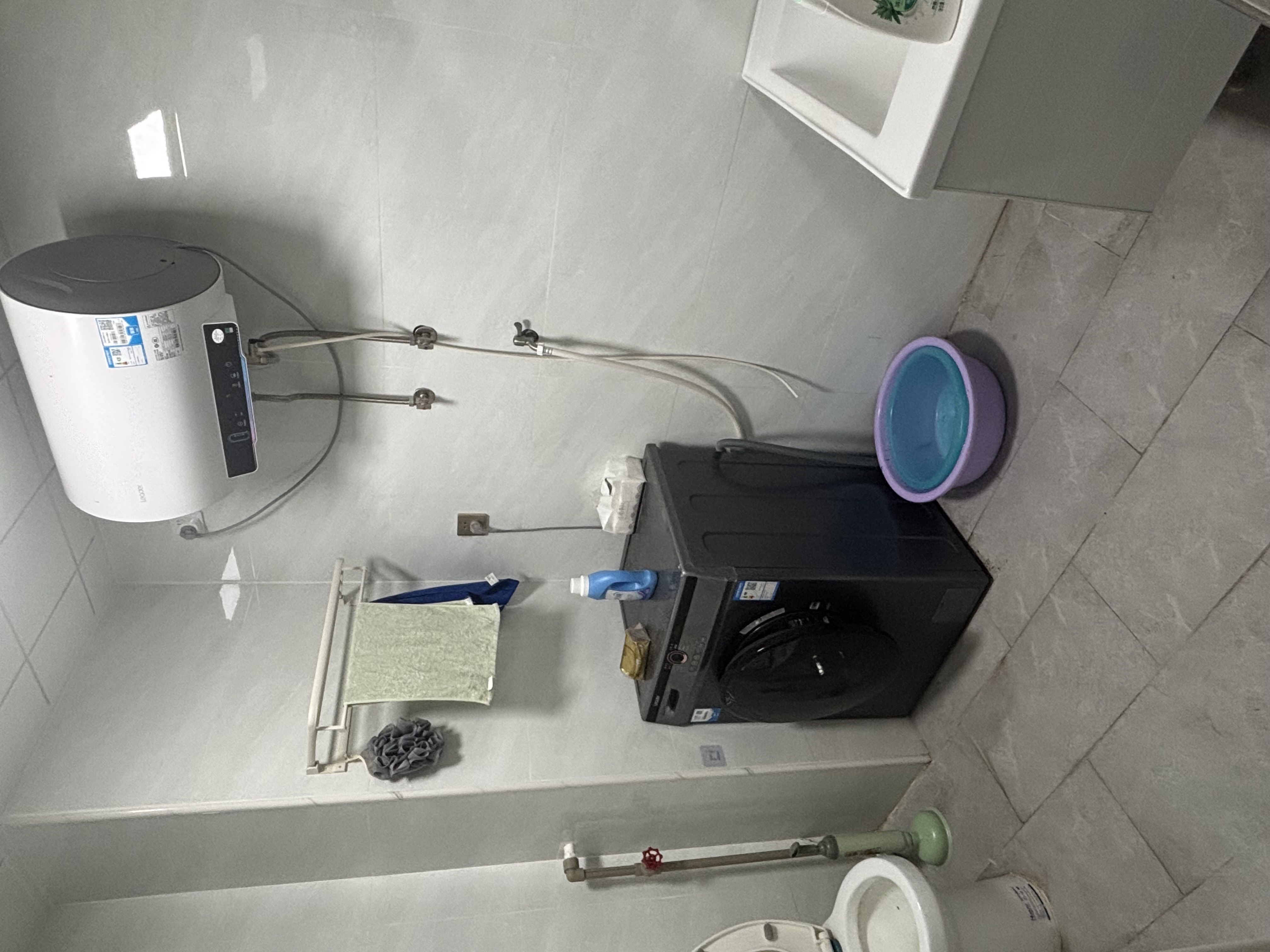 诚田大厦 4室2厅2卫 2800.0元/月 诚田大厦 4室2厅2卫 2800.0元/月室内图