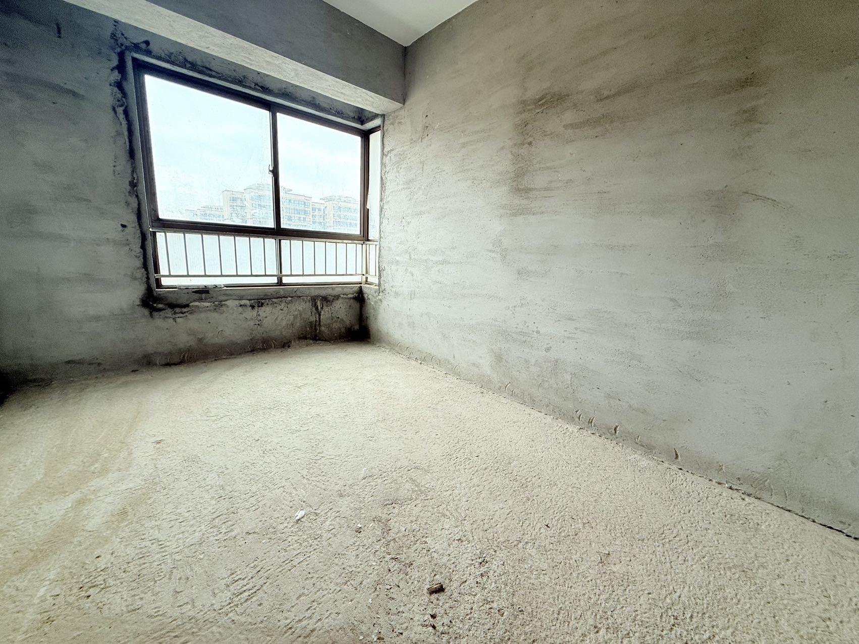 海岛国际名城  3室2厅2卫    330.0万客厅