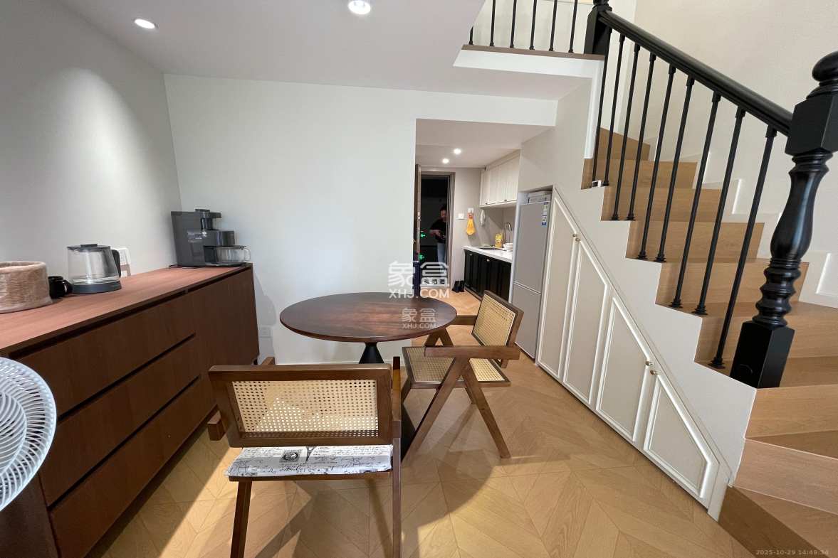 力高凤凰新天 2室1厅1卫 3000.0元/月 力高凤凰新天 2室1厅1卫 3000.0元/月室内图